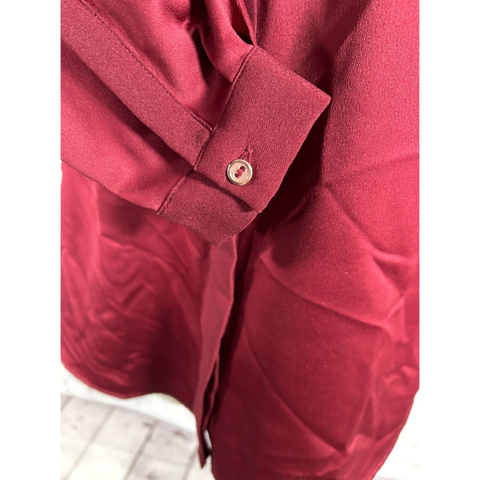 Vintage Elizabeth & Clarke Red 100% Unstainable Vegan Silk Long Sleeve Button Up 6 Size M / US 6-8 / IT 42-44 - 7 Thumbnail