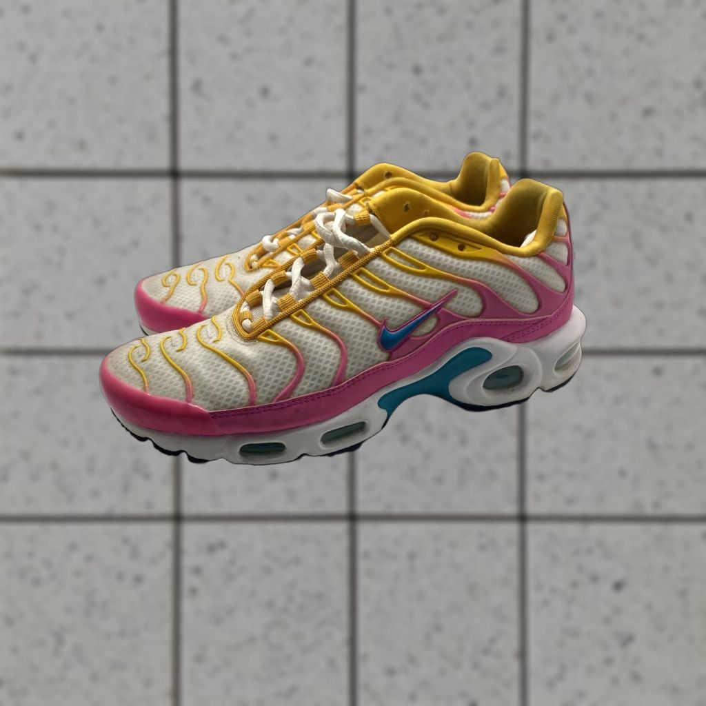 Nike VINTAGE Nike Air Max Plus White/Pink Tropical Twist CJ9922-100 Women's Vapormax Size US 5 / IT 35 - 1 Thumbnail