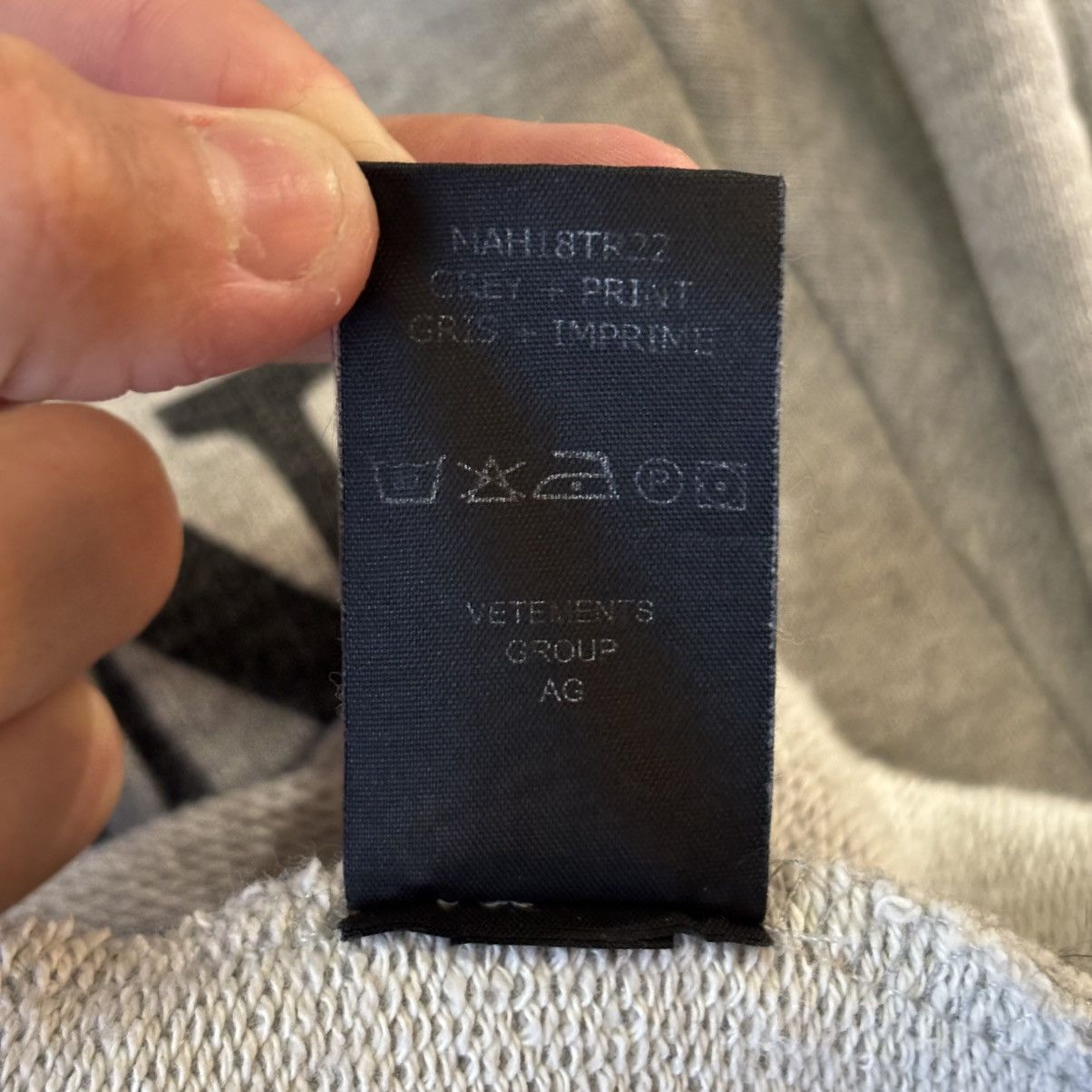 Vetements AW18 Vetements Antwerp Reconstructed/Deconstructed Hoodie XS Size US XS / EU 42 / 0 - 11 Thumbnail