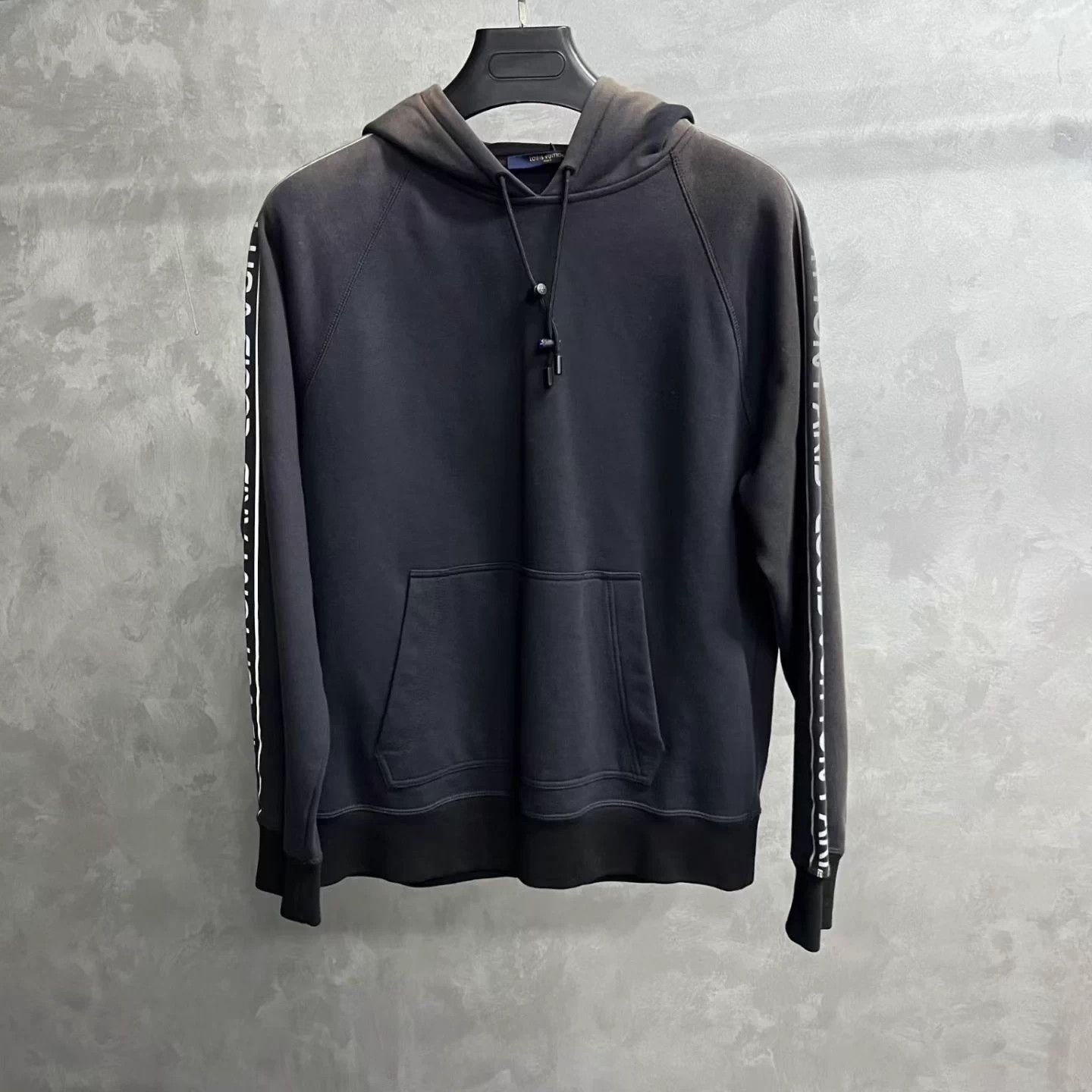 Louis Vuitton louis vuitton black hoodie Size US M / EU 48-50 / 2 - 1 Thumbnail