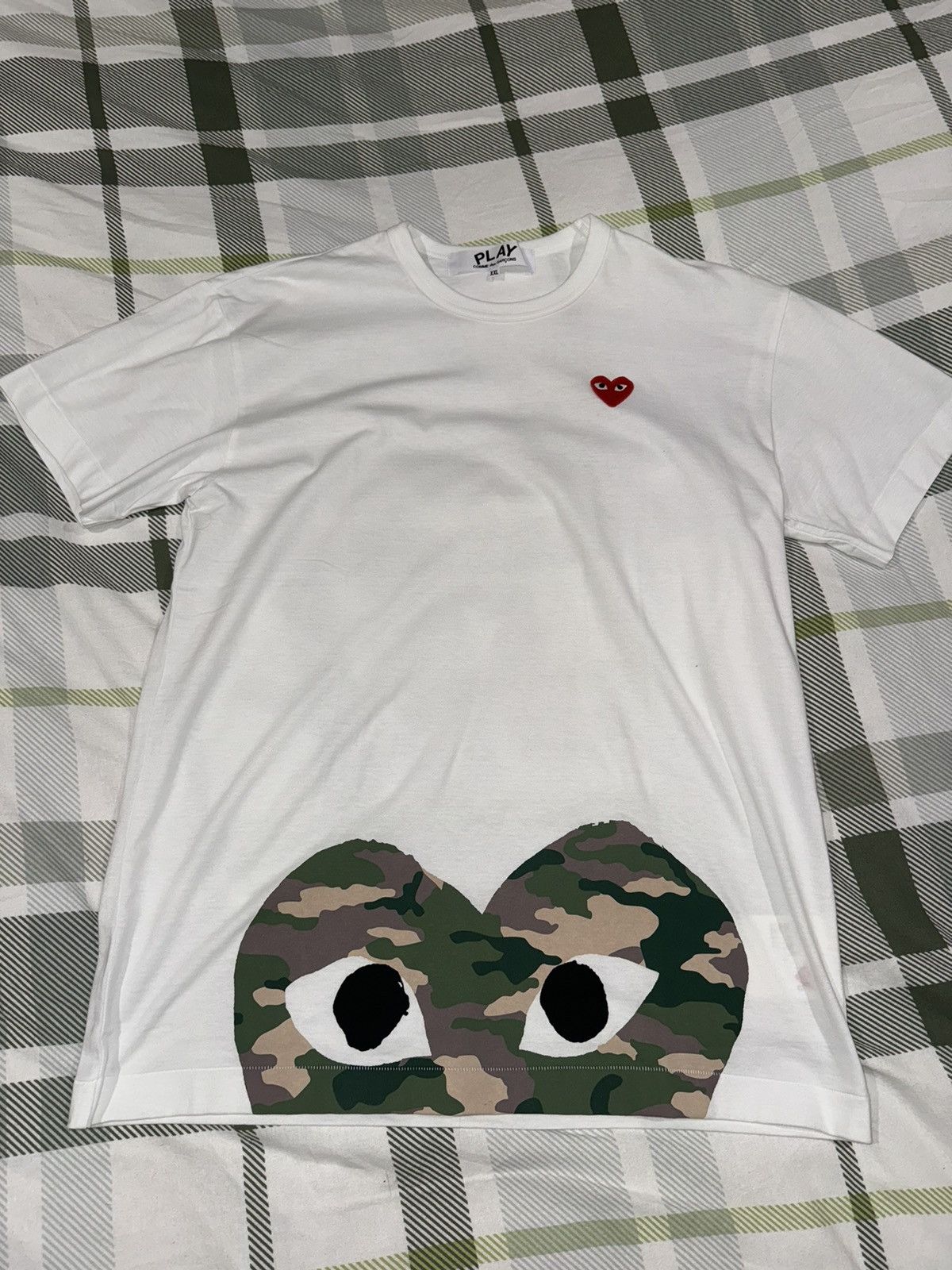Comme des Garcons PLAY Bottom Camo Heart tee Size US XXL / EU 58 / 5 - 1 Thumbnail