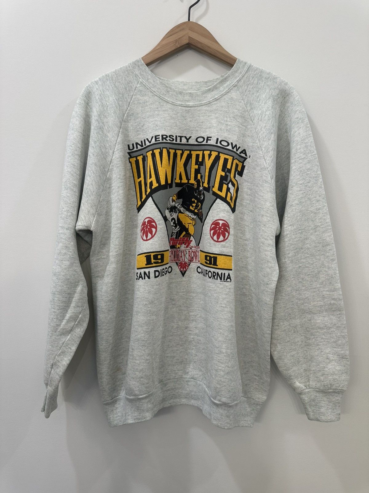 Vintage Vintage 1991 Iowa Hawkeyes Holiday Bowl Crewneck Size US M / EU 48-50 / 2 - 1 Thumbnail