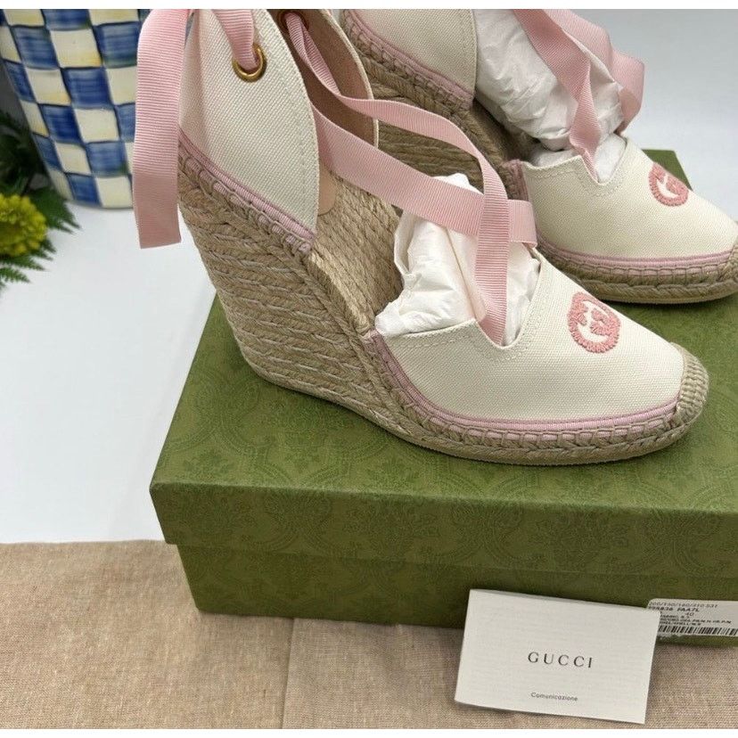 Gucci Women’s Gucci canvas GG wedge espadrilles size 40 Size US 10 / IT 40 - 4 Thumbnail