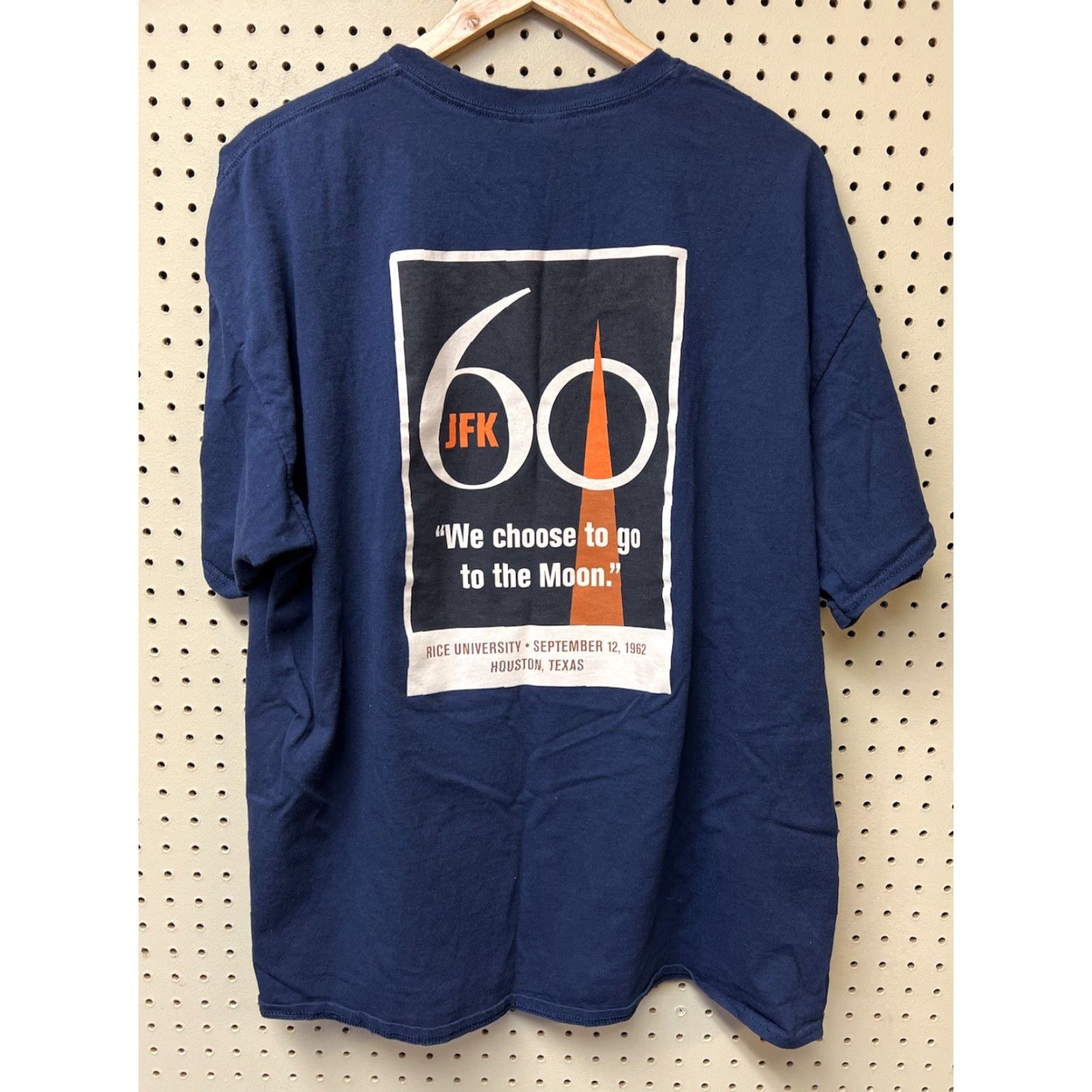 Gildan Mens 2XL Gildan T-Shirt Short Sleeve Crew Neck Moon Theme Blue 60th Anniversary JFK Rice University Speach (Speech) Mens Size US XXL / EU 58 / 5 - 3 Thumbnail