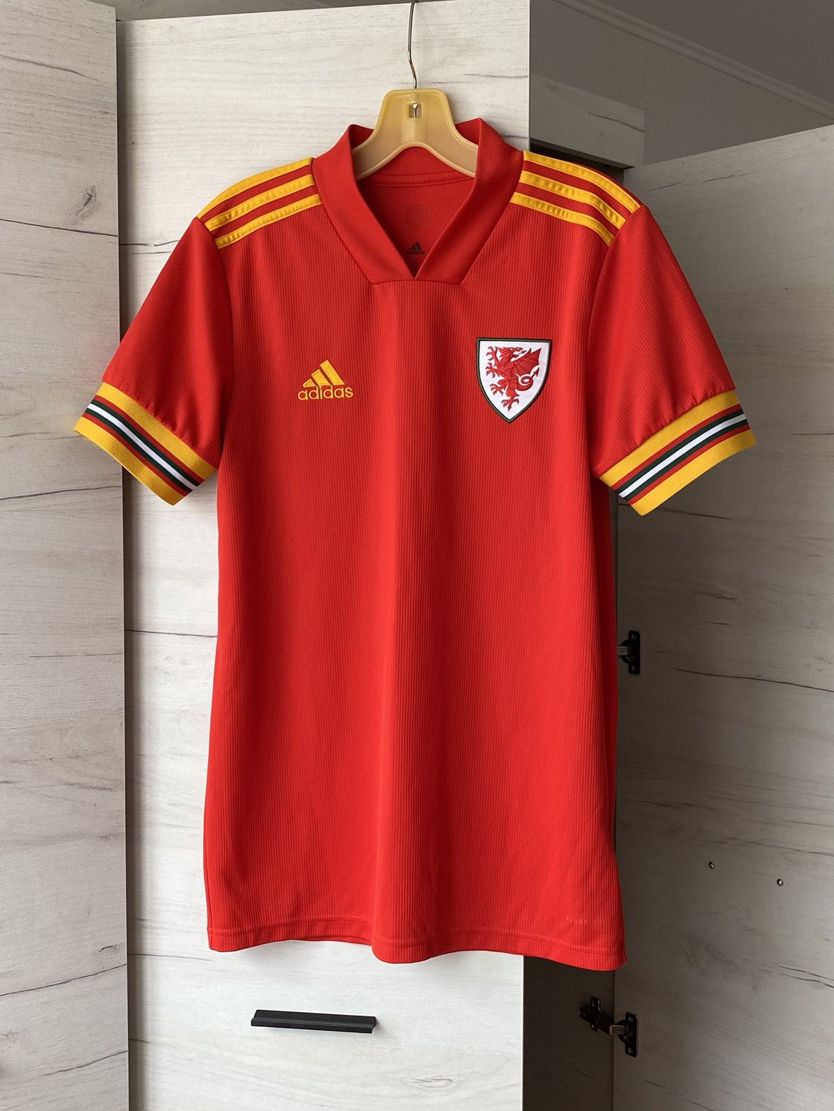 Other Wales Adidas Red Football Jersey Size S Excellent Size US S / EU 44-46 / 1 - 1 Thumbnail