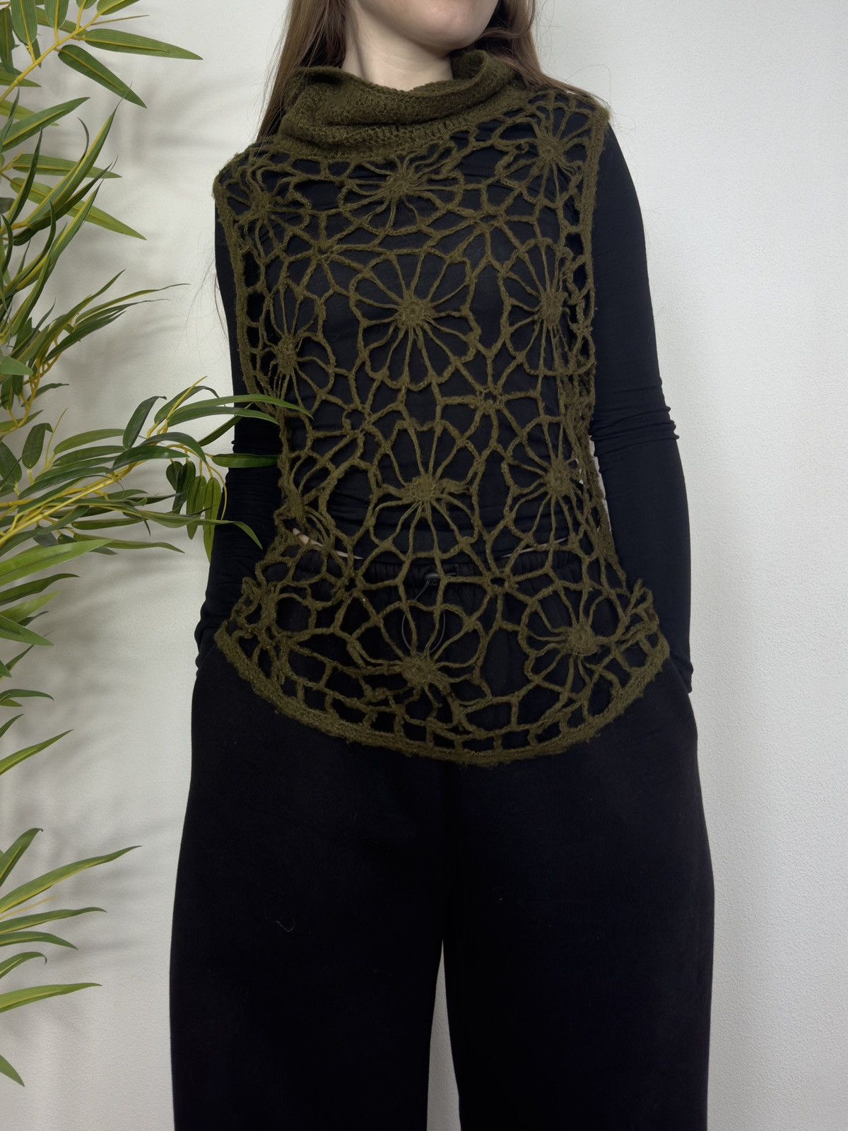 Vintage VINTAGE FLOWERS MESH KNITTED WEB TANK TOP SWEATER Size S / US 4 / IT 40 - 5 Thumbnail