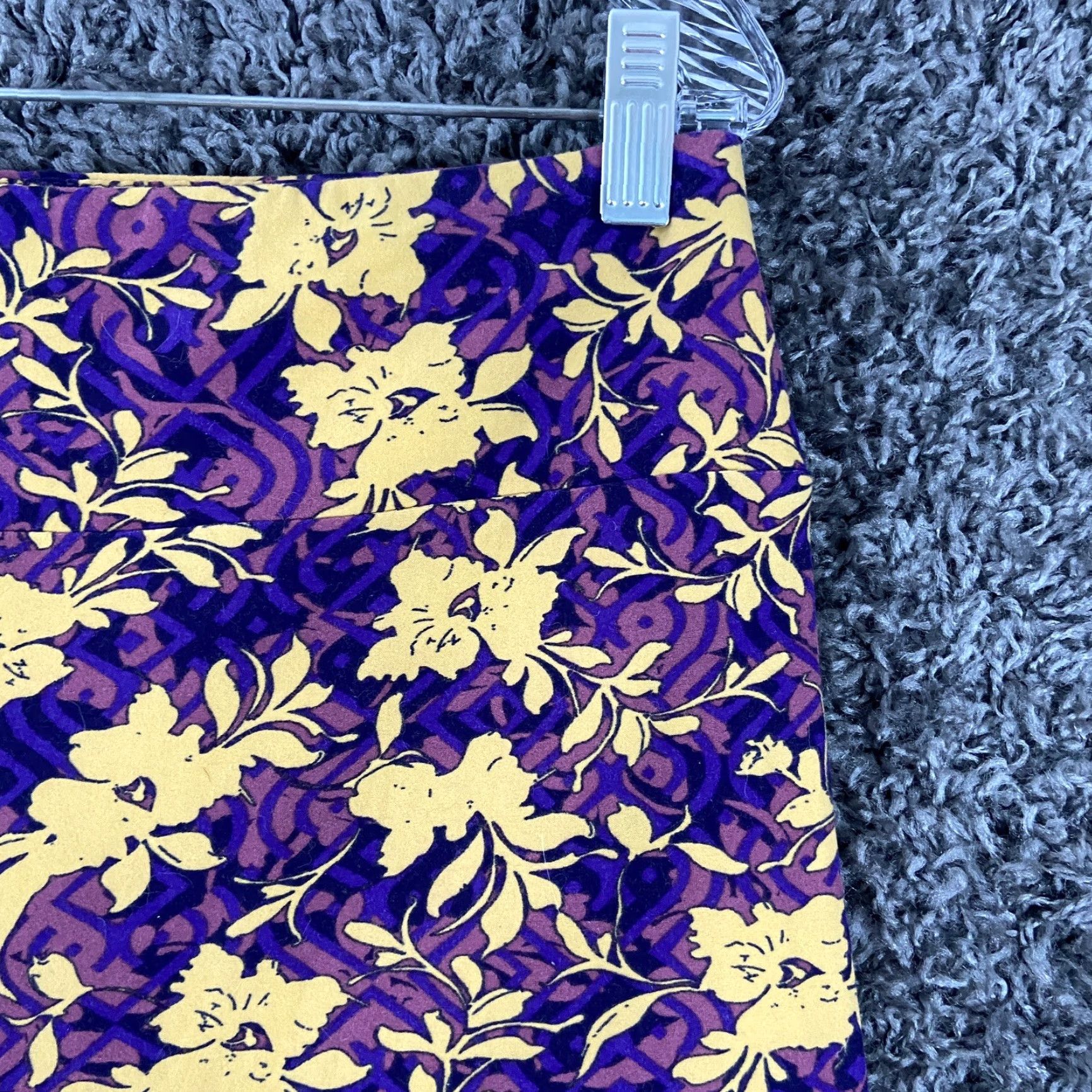 Vintage VINTAGE LuLaRoe Tall & Curvy Leggings Shirt? Size 40" / US 18 - 3 Thumbnail