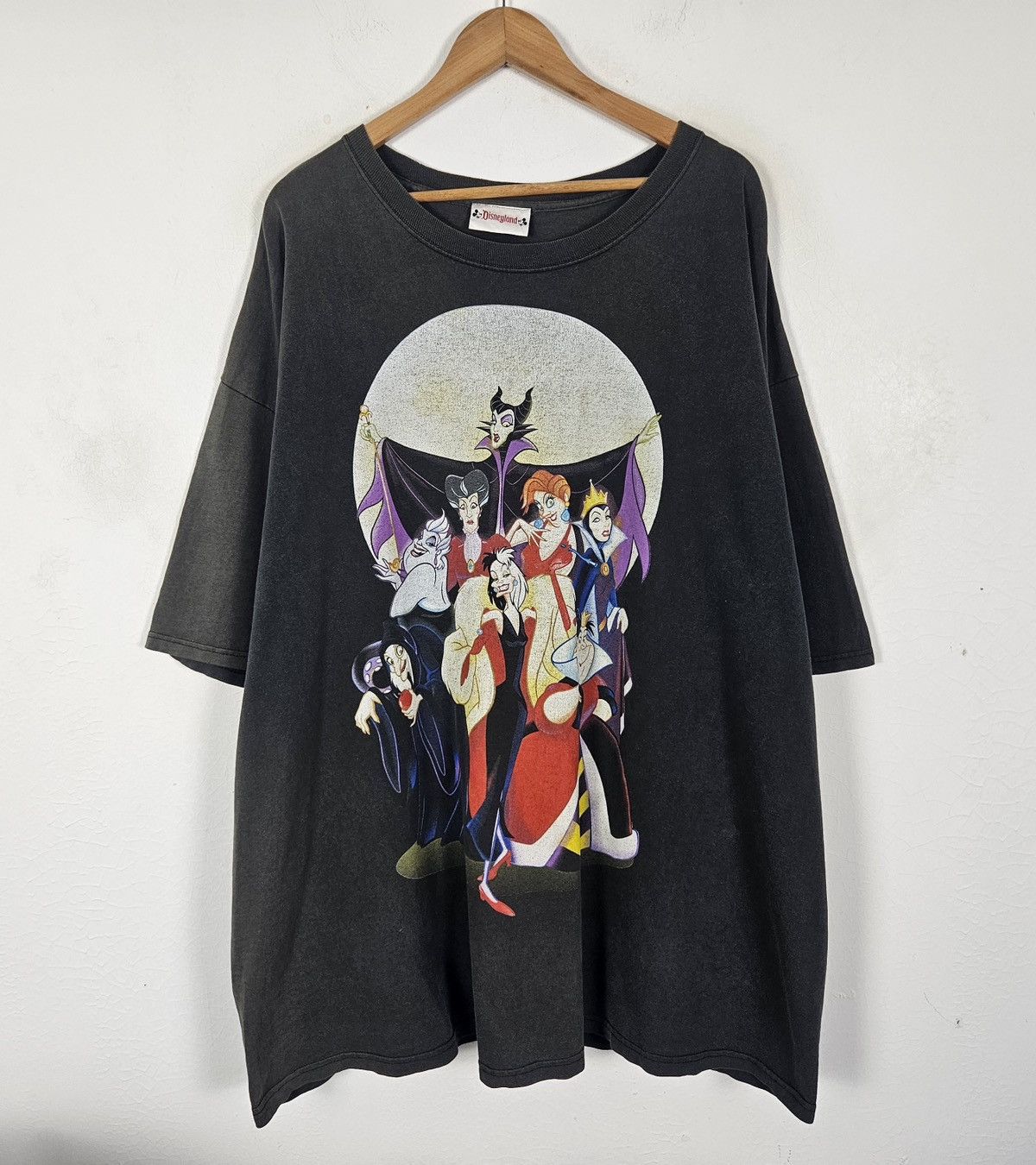 Disney Vintage 1990s Disney Villains Bad Girls Nightmare tee shirt Size US XXL / EU 58 / 5 - 3 Thumbnail