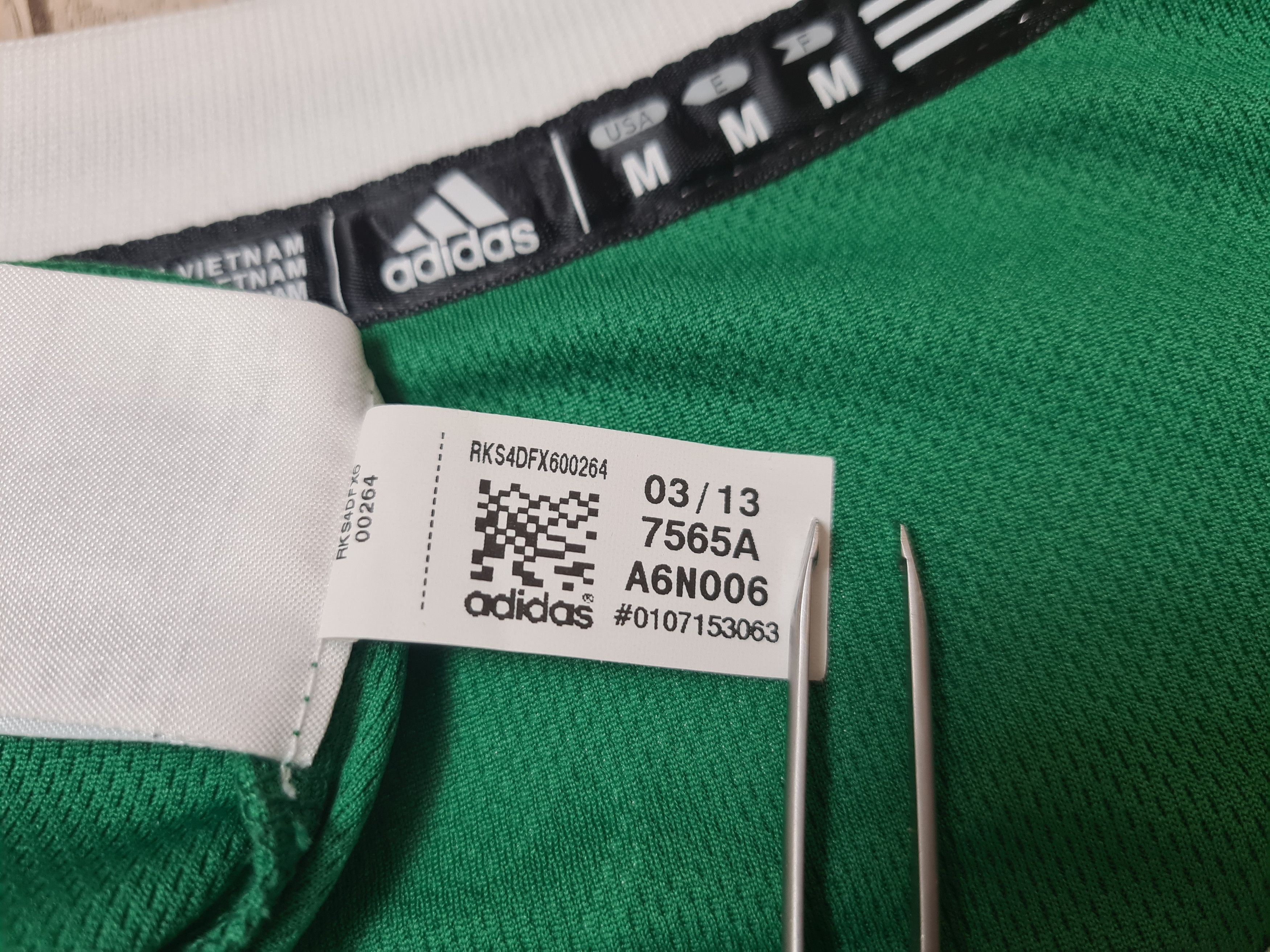 Adidas BOSTON CELTICS JERSEY 2013 GARNETT JERSEY BASKETBALL SHIRT Size US M / EU 48-50 / 2 - 10 Thumbnail