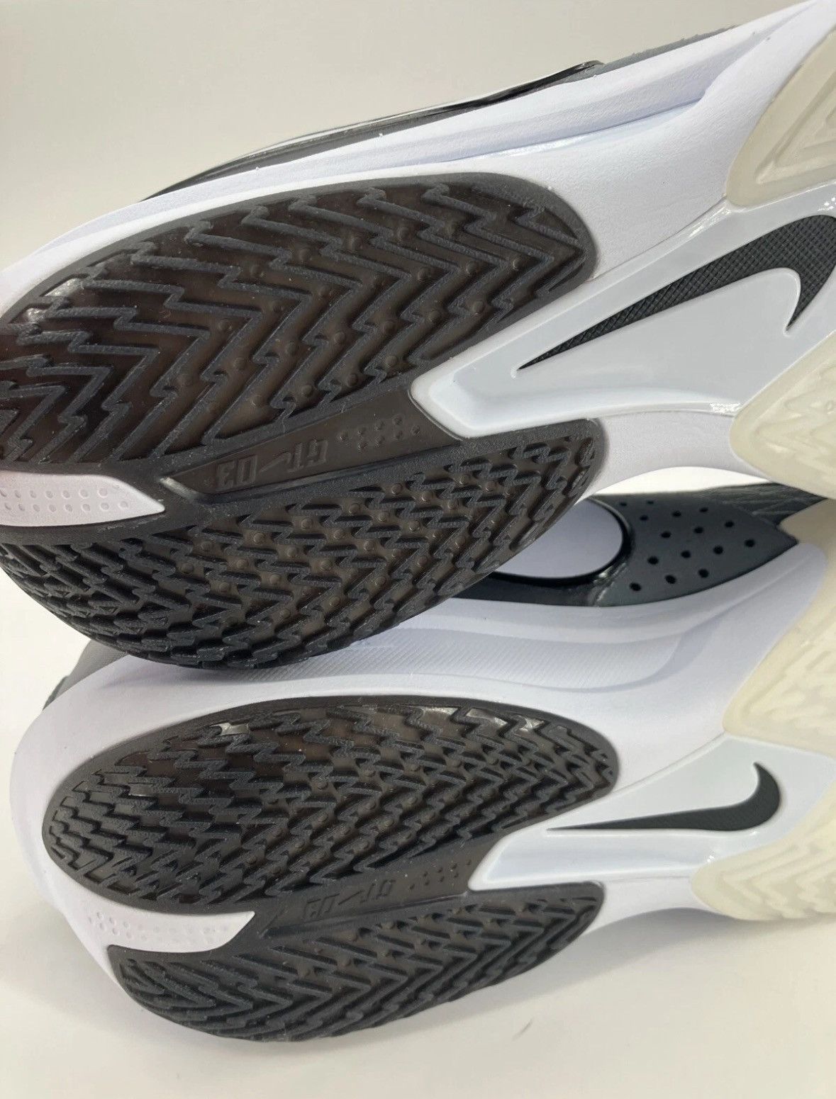 Nike Nike Air Zoom GT Cut 3 Cool Grey Grey Sail Black Men Size 13 Size US 13 / EU 46 - 8 Thumbnail