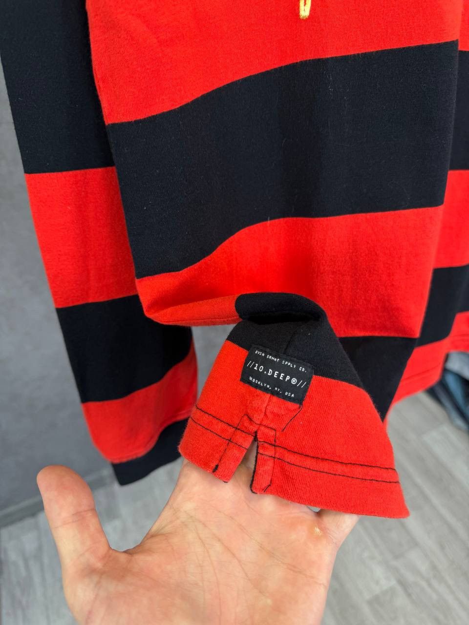 10 Deep 10 Deep designer striped center logo sweatshirt Size US L / EU 52-54 / 3 - 4 Thumbnail