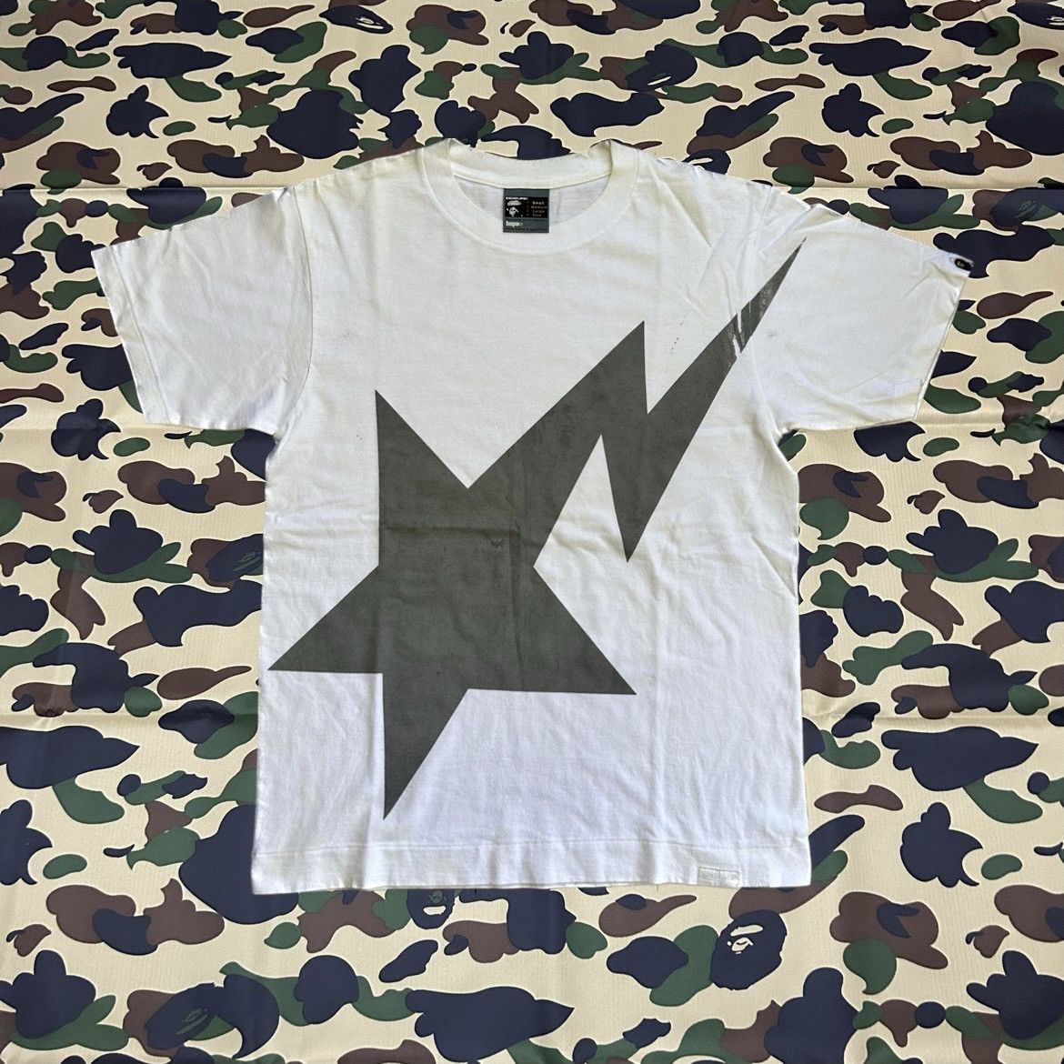 Bape Bape Exclusive Handprint Bapesta Tee Size US S / EU 44-46 / 1 - 1 Thumbnail