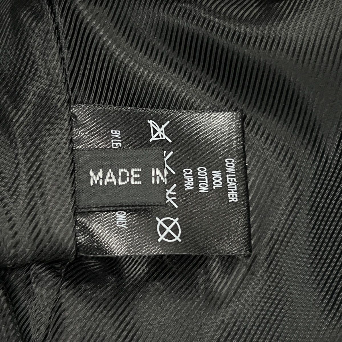 99%IS- 99%IS- AW13 Runway Studded Double-Breasted Coat Size US M / EU 48-50 / 2 - 25 Thumbnail