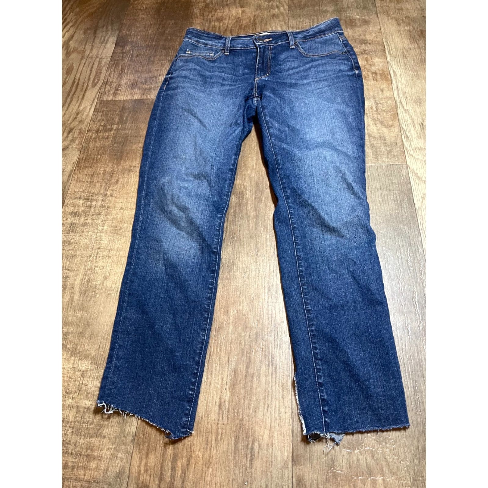 Loft LOFT Jeans Pants Womens 28 / 6 Blue Dark Wash Cut Off Bottoms Capri Slimming Denim Fashion Pants Women Regular Size Blue Loopt? Size 28" / US 6 / IT 42 - 2 Thumbnail