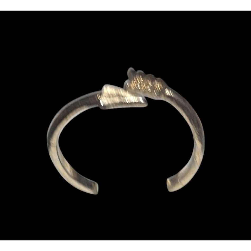 Other Minimalist Gold Tone Arrow Wrap Ring Size 5 1/2 Size ONE SIZE - 8 Thumbnail