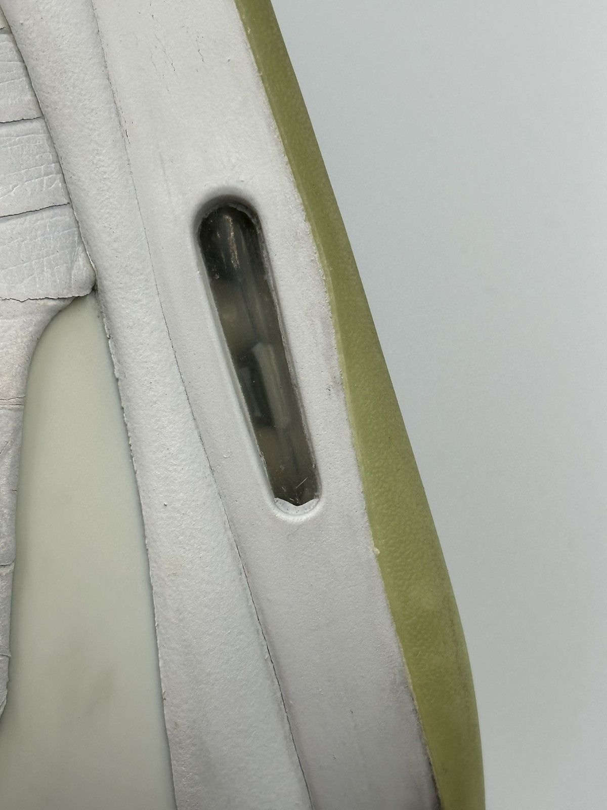 Kanye West × Nike Nike Yeezy 2 Platinum Size US 12 / EU 45 - 11 Thumbnail