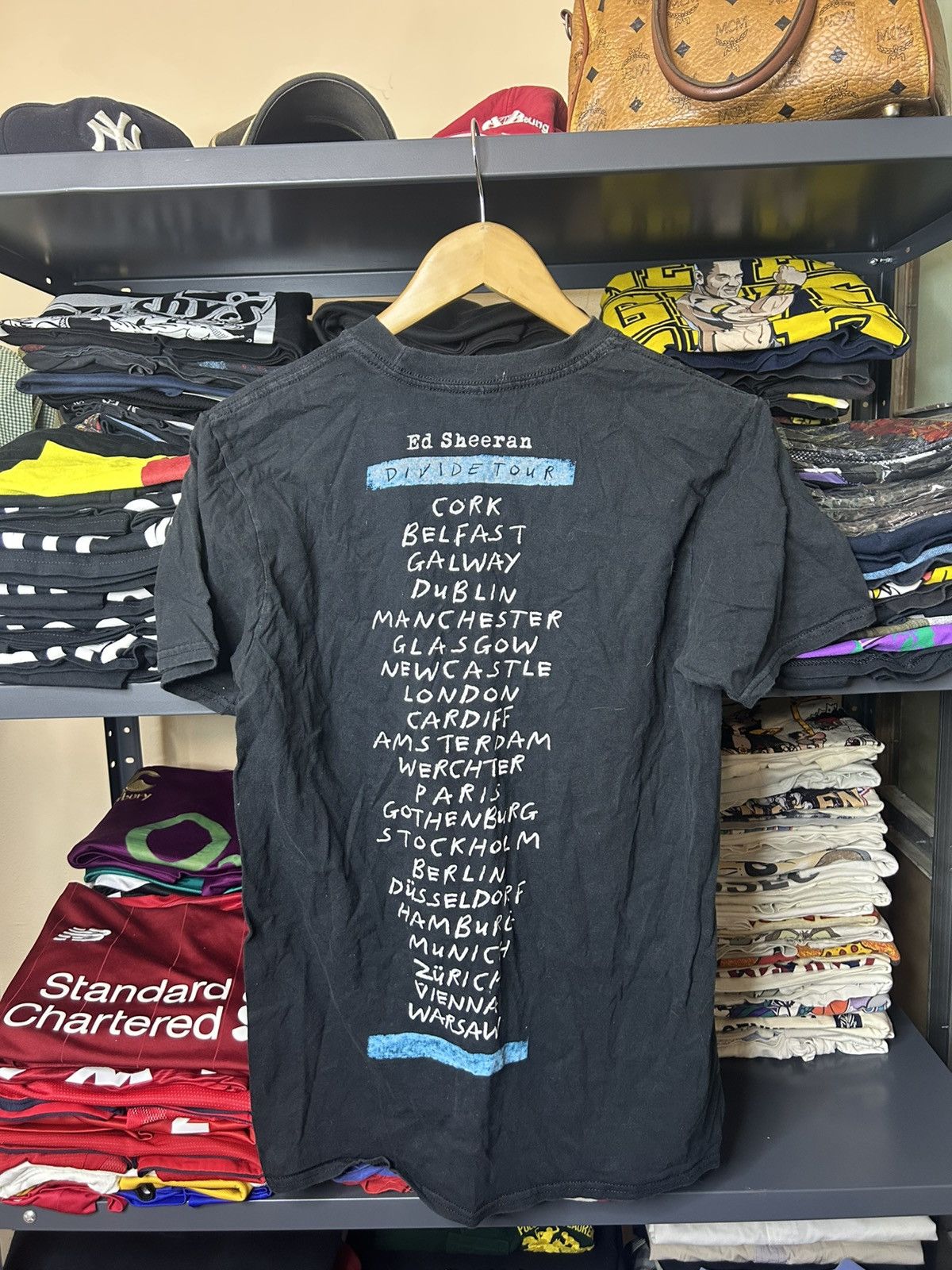 Band Tees Ed Sheeran Divide World Tour Concert T-Shirt Size US L / EU 52-54 / 3 - 2 Thumbnail