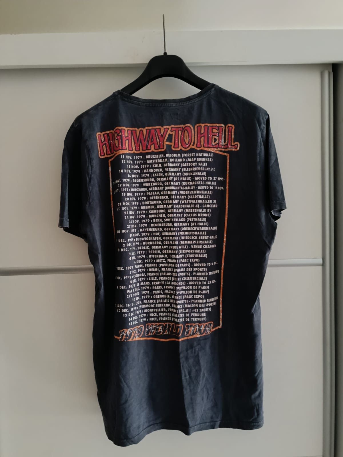 AC/DC × Vintage Rock T-shirt AC/DC Tour 1979 World Size US L / EU 52-54 / 3 - 9 Thumbnail