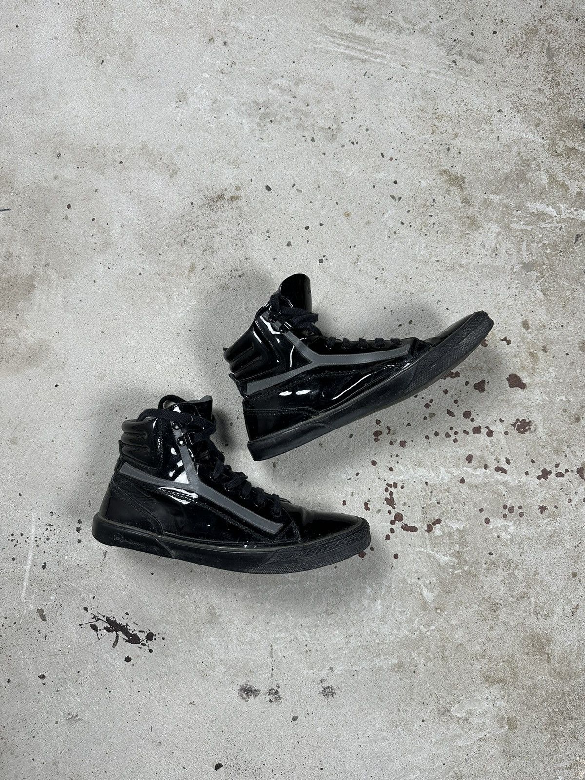 Yves Saint Laurent Yves Saint Laurent YSL Y Black Patent Leather Hi Top ...