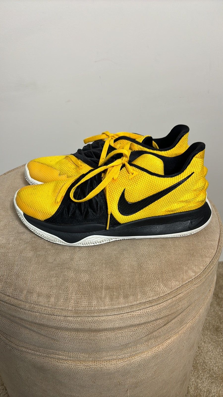 Nike Nike Kyrie 1 Low Amarillo AO8979-700 Size US 10 / EU 43 - 3 Thumbnail