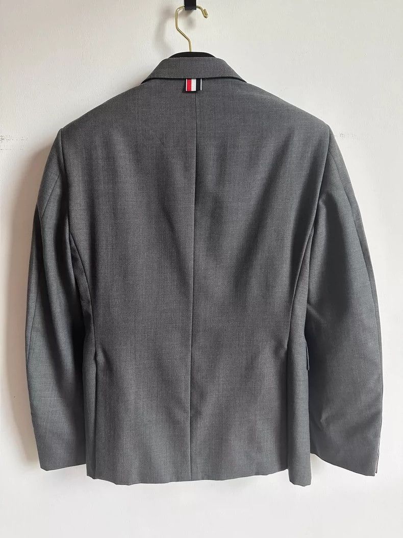 Thom Browne Thom Browne Size 0 Classic mid-gray suit 2503-Nextarrow Size 38R - 2 Thumbnail