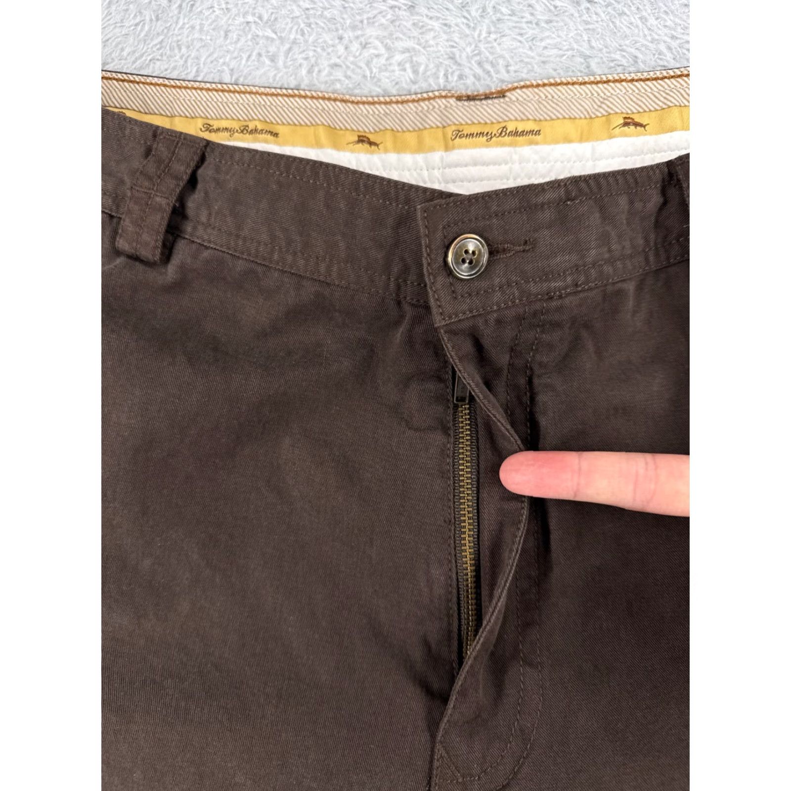 Tommy Bahama Tommy Bahama Shorts Men 36 Brown Cotton Blend Chino Beach Resort Vacation Aloha Designer Logo Pockets Quick Dry Mens Size US 36 / EU 52 - 6 Thumbnail