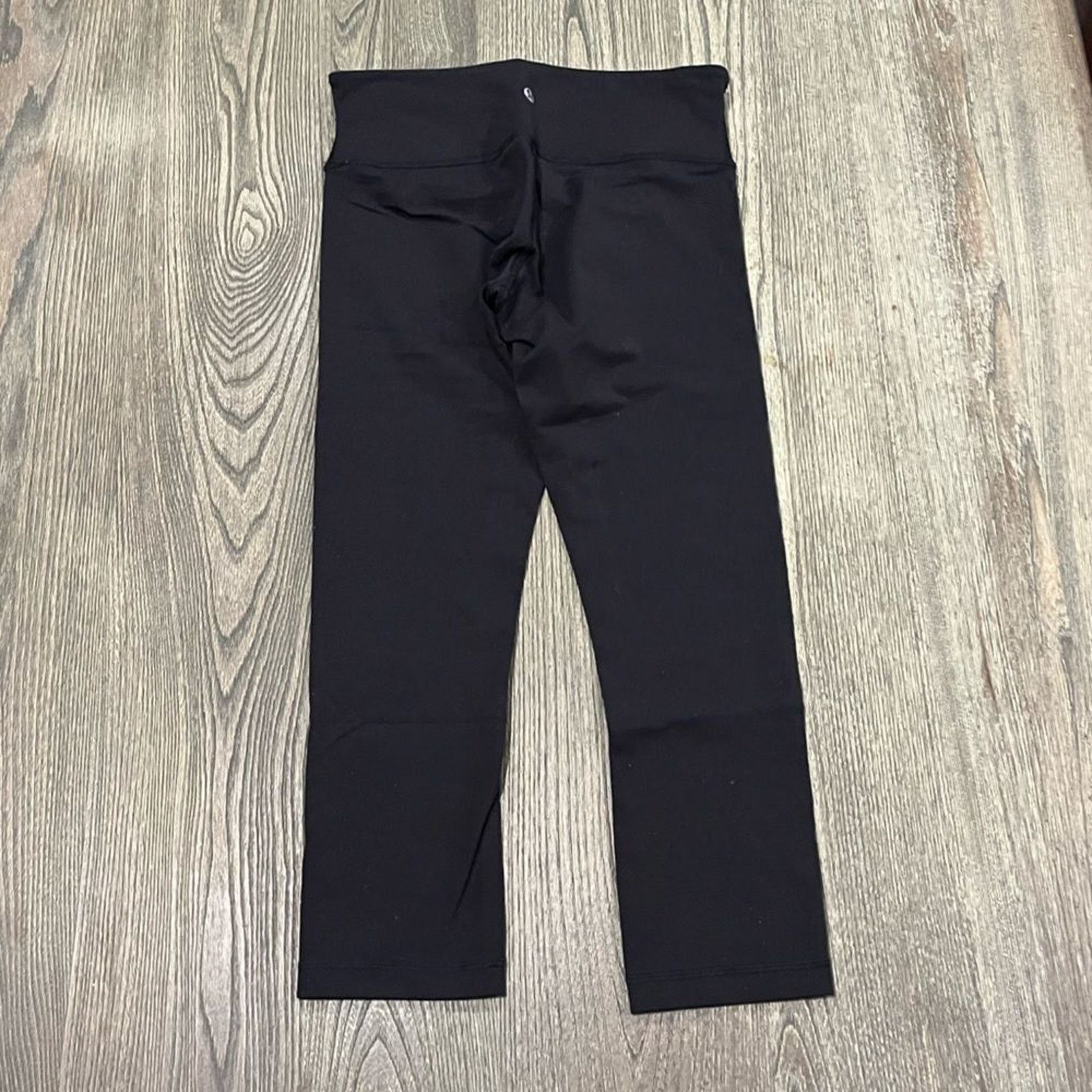 Vintage Lululemon Wunder Train Capri Leggings Stretch Black Size 6 Size 28" / US 6 / IT 42 - 5 Thumbnail