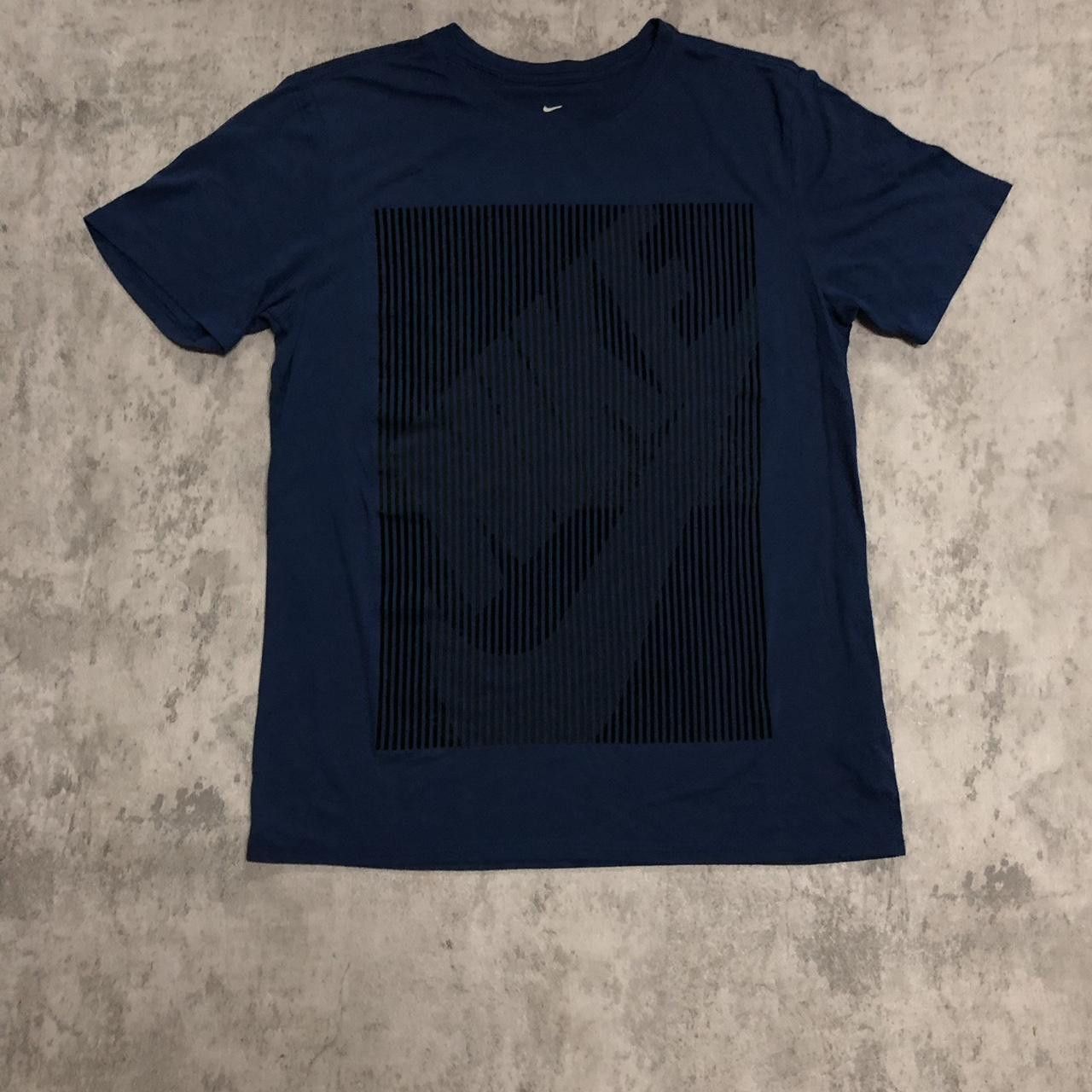 Nike Navy Nike T-shirt with a bold graphic design, Size US M / EU 48-50 / 2 - 1 Thumbnail