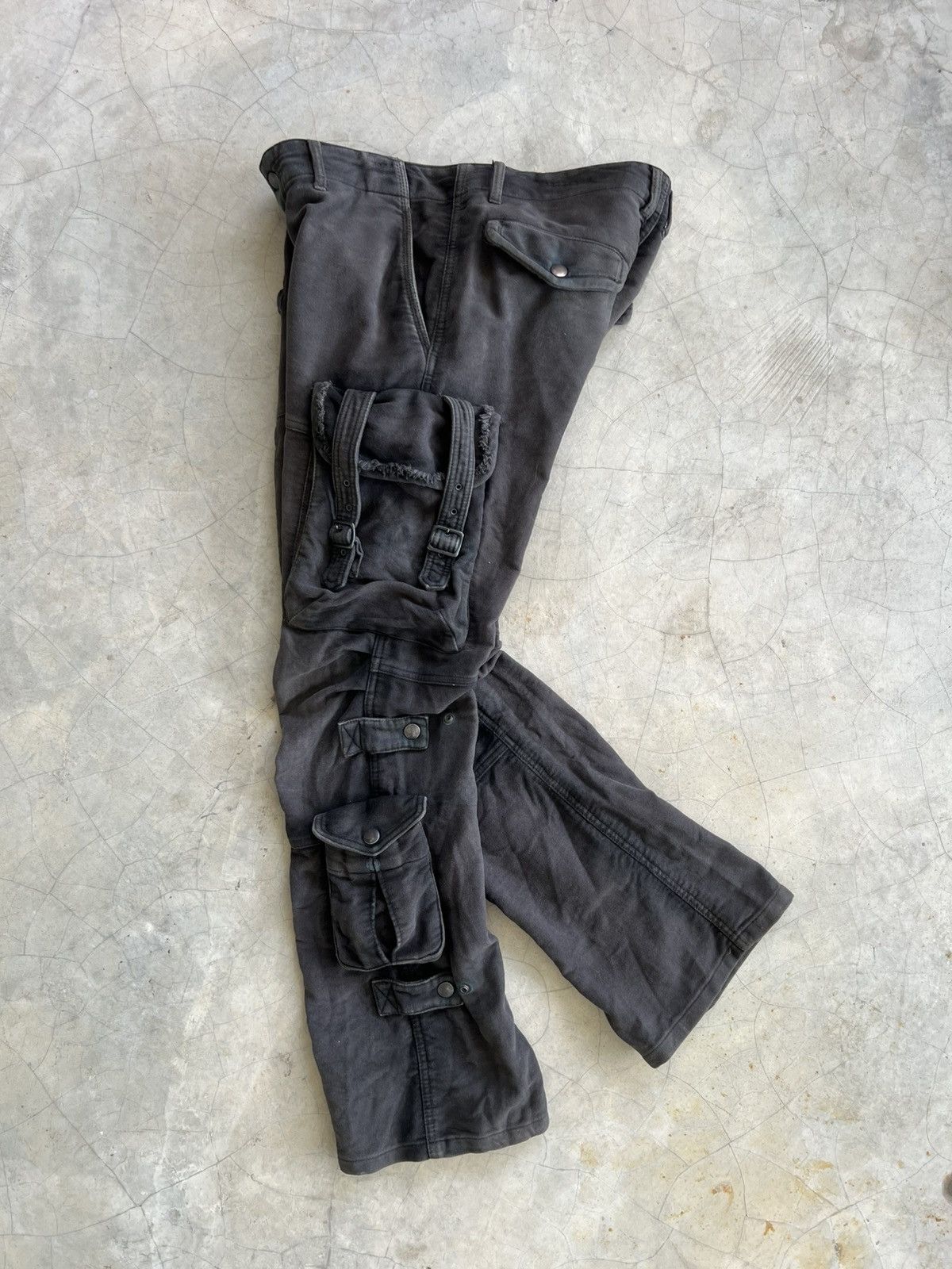 Tete Homme VINTAGE TETE HOMME Multi-Pocket Sun Faded Cargo Flare Pants Size US 32 / EU 48 - 18 Thumbnail