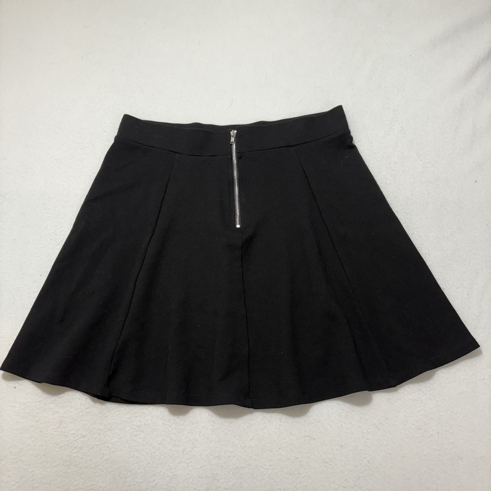 H&M H&M Medium Mini Skirt Black Lightweight Zipper Back Size 30" / US 8 / IT 44 - 6 Thumbnail