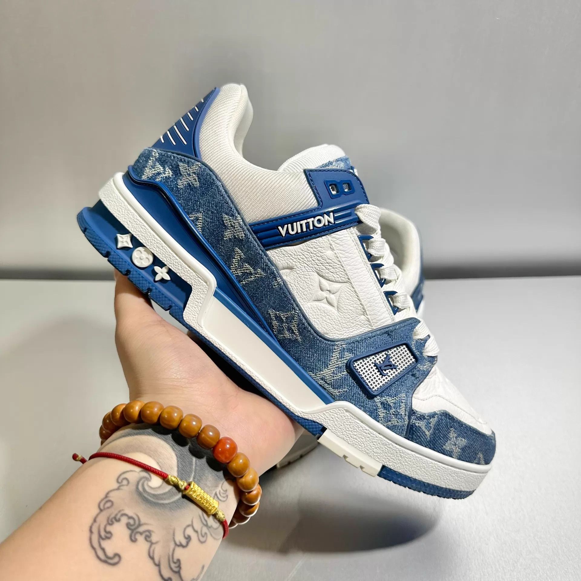 Louis Vuitton Louis Vuitton Trainer White Blue Denim 7.5/41.5 Mint Size US 8.5 / EU 41-42 - 9 Thumbnail
