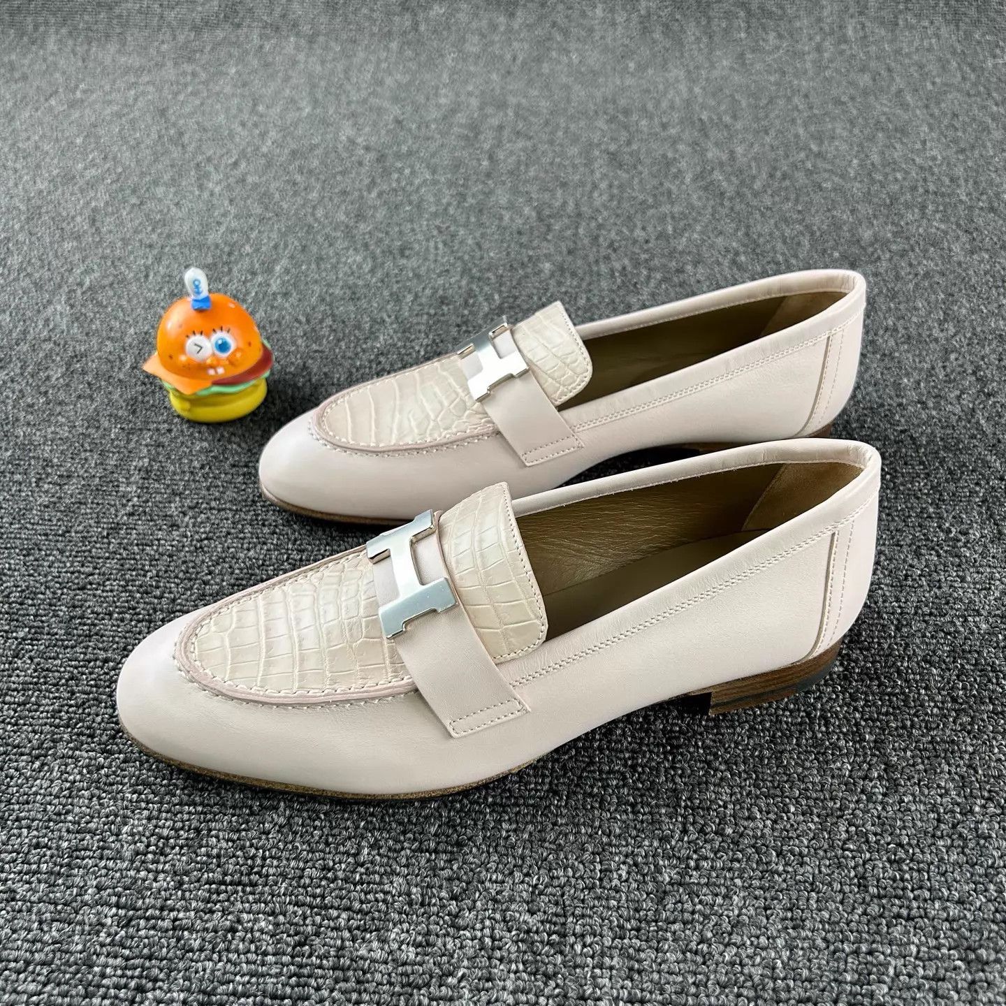 Hermes Hermes Pink Crocodile Leather Loafers 36 Silver Hardware New Size US 5.5 / IT 35.5 - 1 Thumbnail