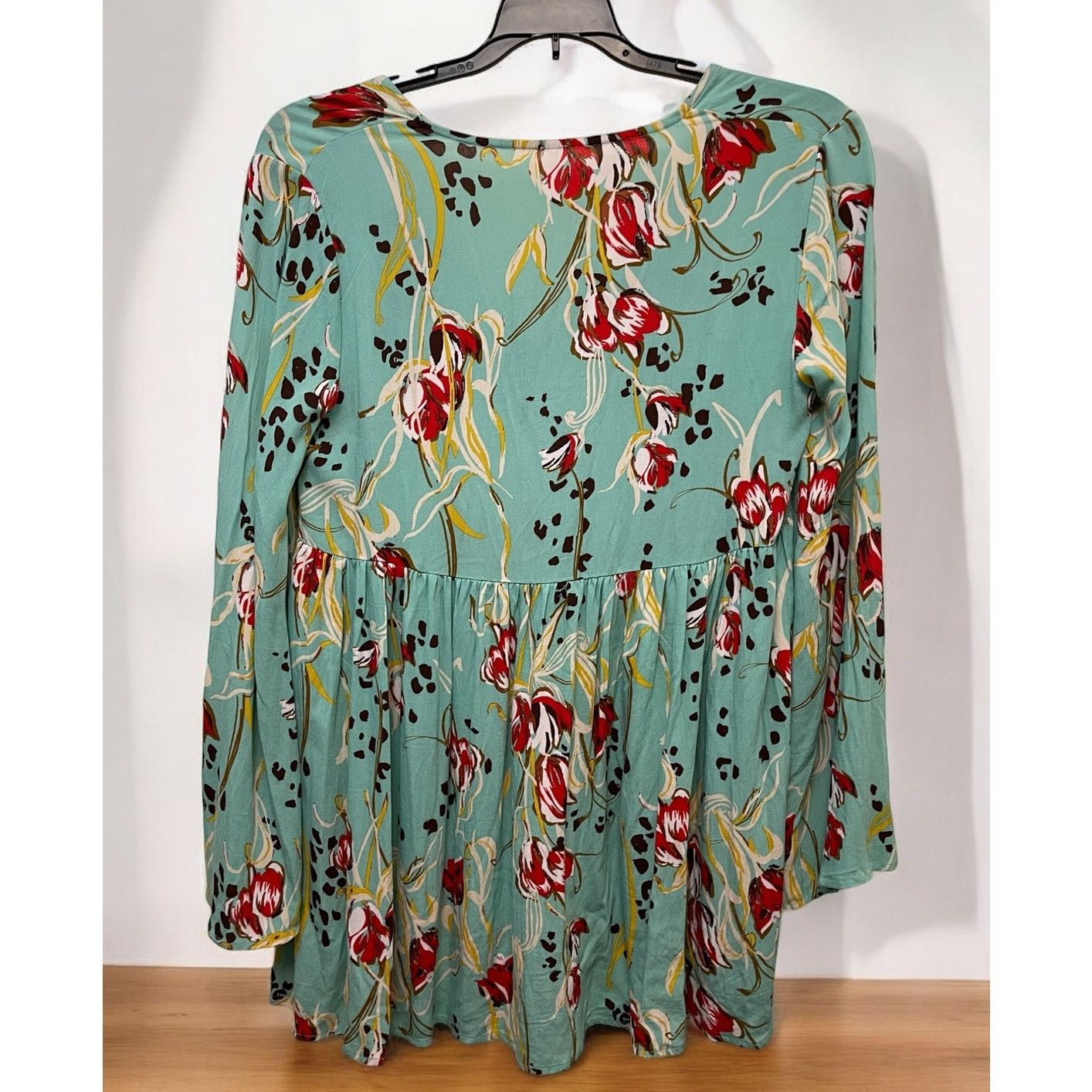 Free People Free People Green Women's Blouse Top V-Neck Boho Sz Small Size S / US 4 / IT 40 - 2 Thumbnail