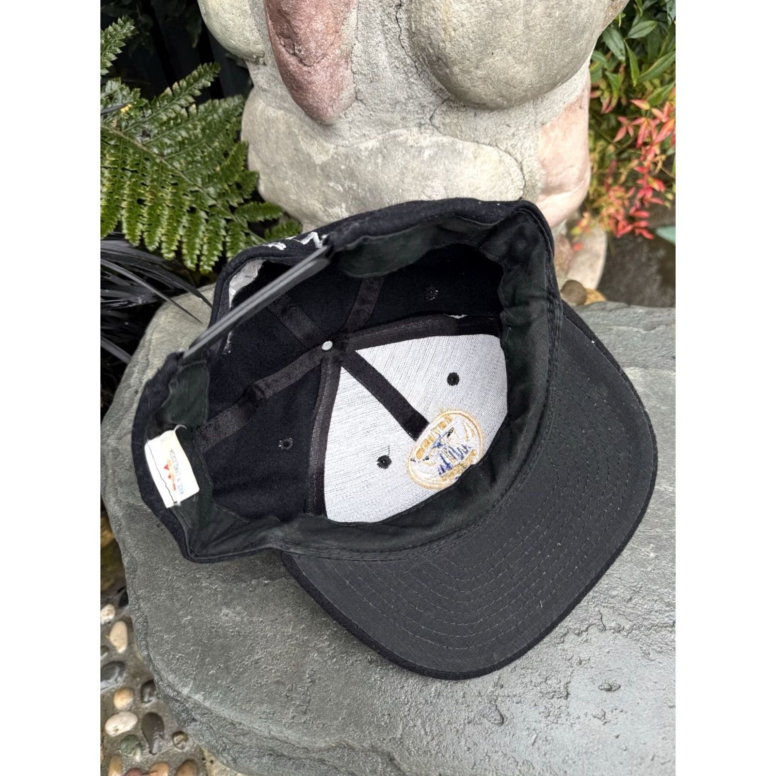 DC Comics VINTAGE Batman Forever Gotham Police Black DC Comics Snapback Hat Batman 90s Men OSFA One Size Black Mens 90s theme Size ONE SIZE - 4 Thumbnail