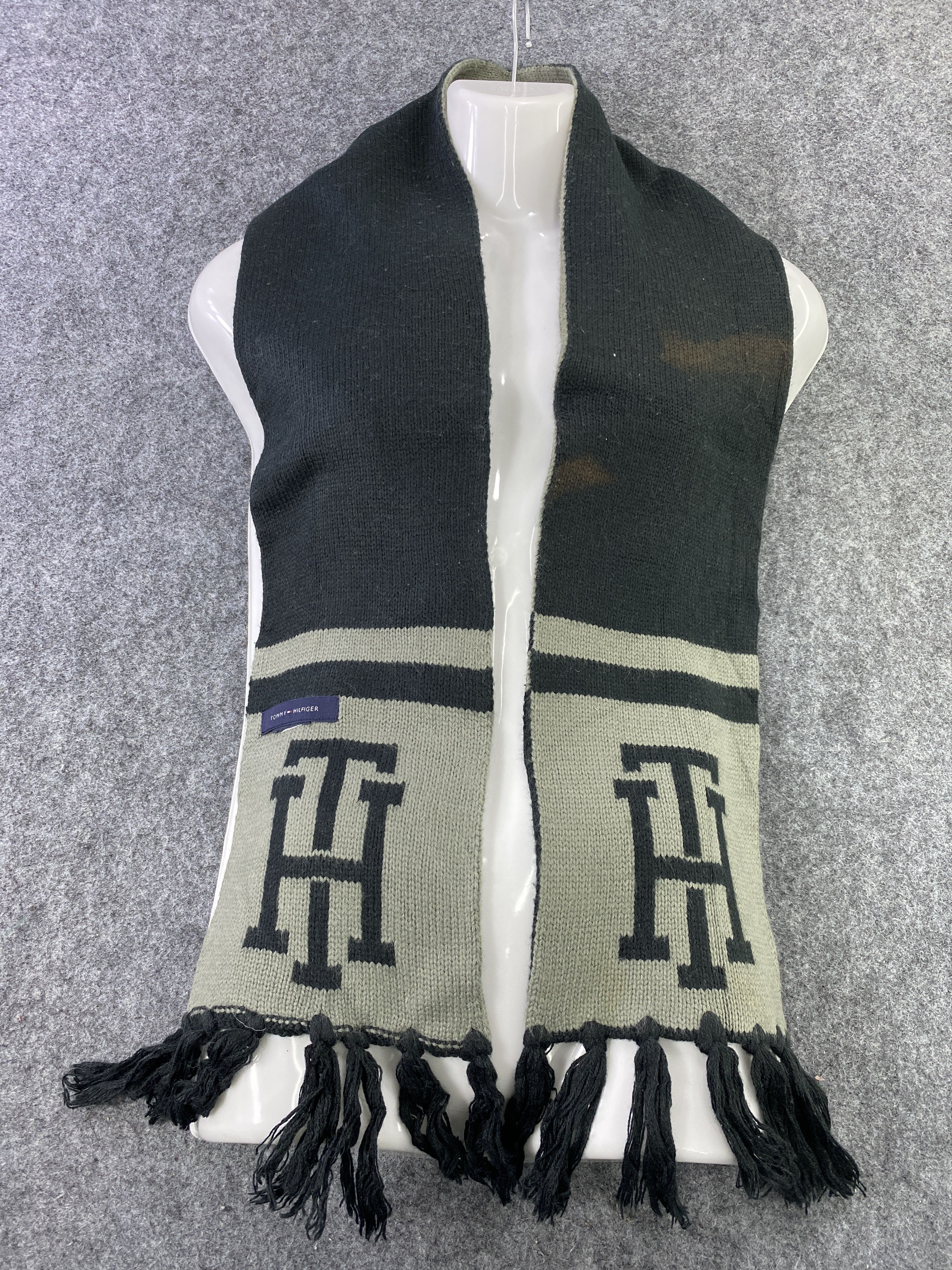 Tommy Hilfiger Tommy Hilfiger Scarf / Muffler / Neckwear -T409 Size ONE SIZE - 2 Thumbnail