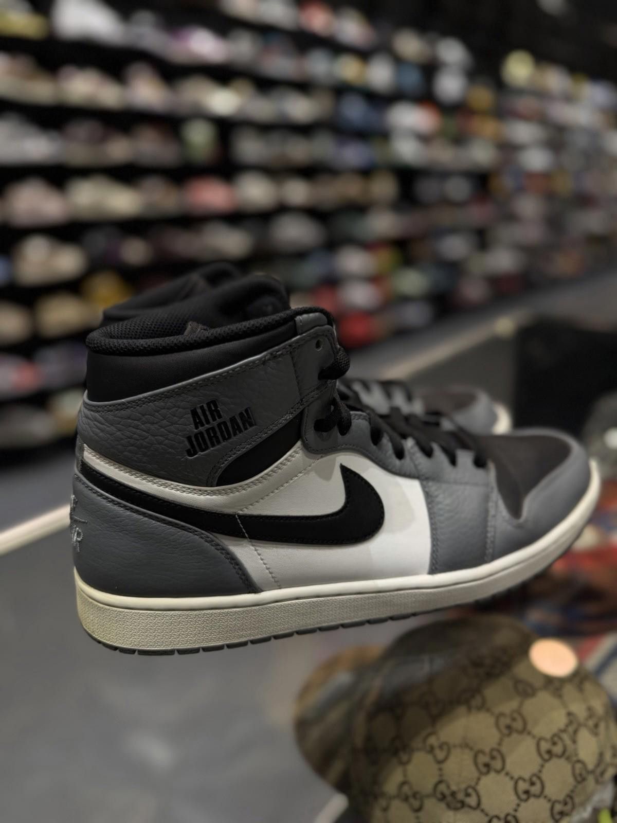 Nike Nike Air Jordan 1 Retro High Mens Rare Air Cool Grey 13 2016 Size US 13 / EU 46 - 5 Thumbnail