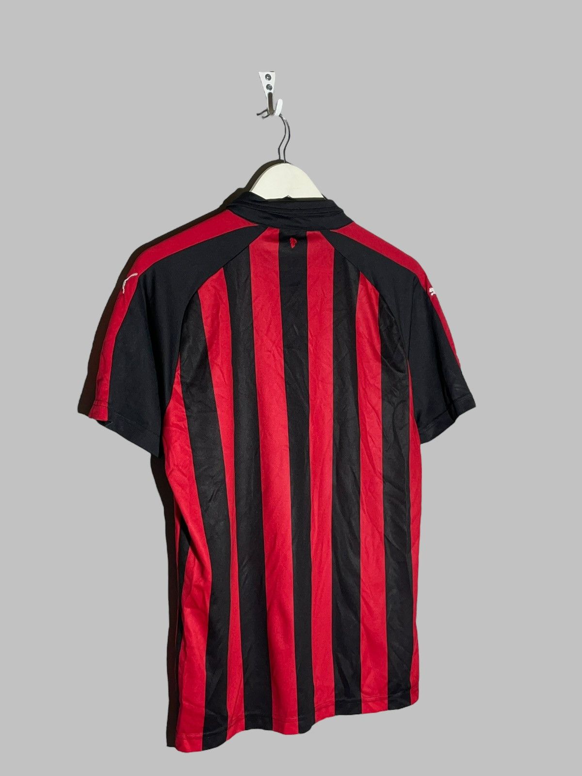 Puma Ac Milan Puma 2018/19 Home Football Shirt Soccer Jersey Size US M / EU 48-50 / 2 - 10 Thumbnail