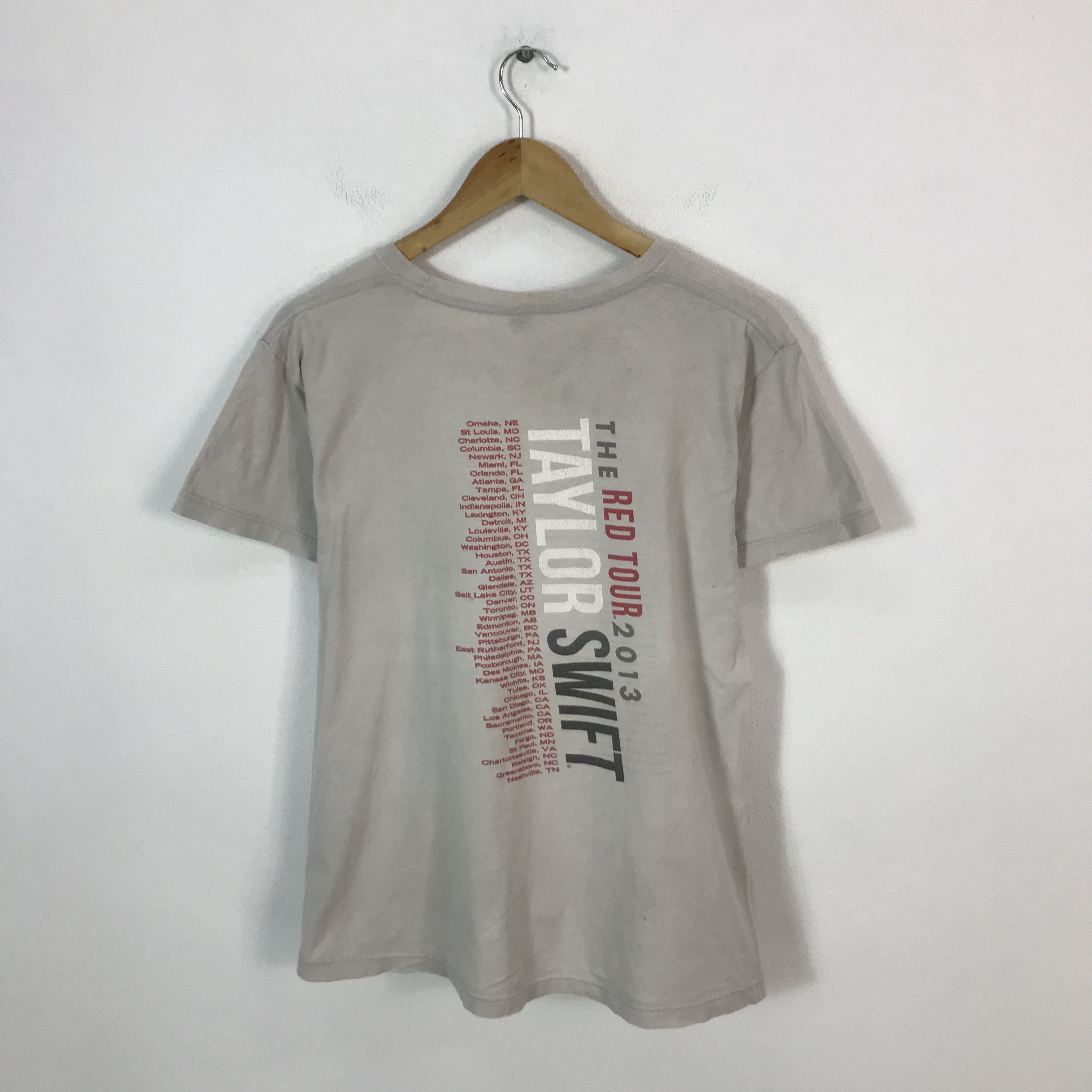 Band Tees Vtg taylor swift red tour t-shirt Size US M / EU 48-50 / 2 - 3 Thumbnail