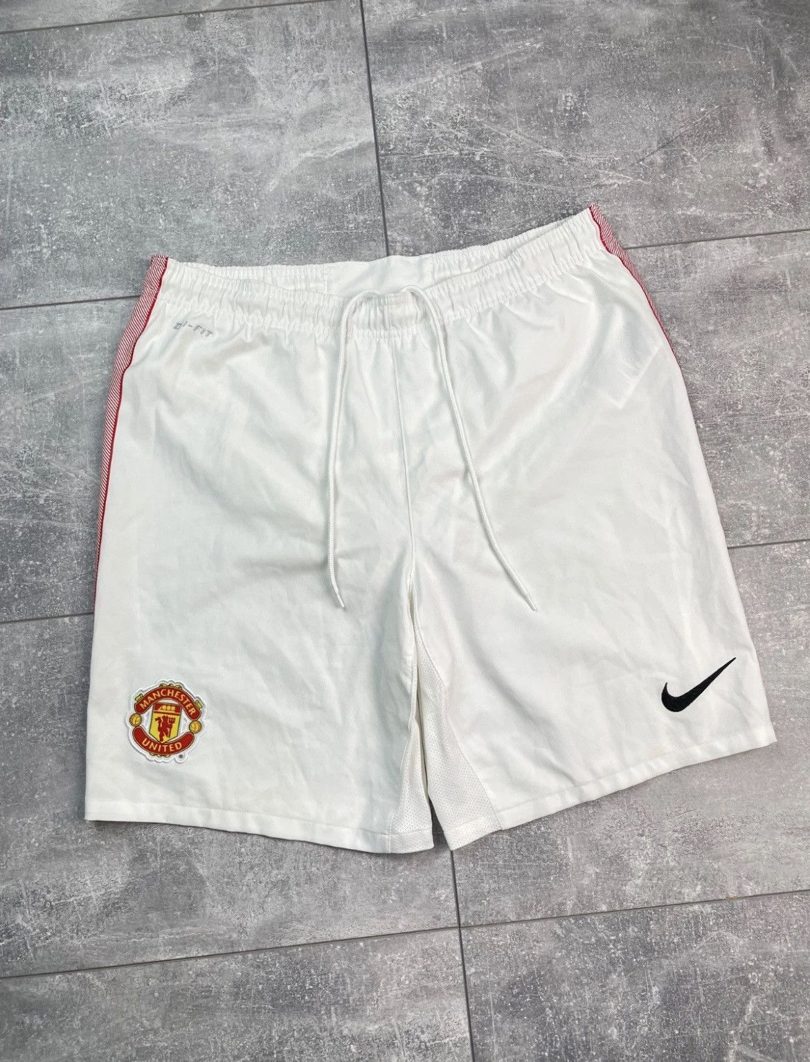 Nike Manchester United 2012/2013 Home Football Soccer Shorts Nike Size US 34 / EU 50 - 3 Thumbnail