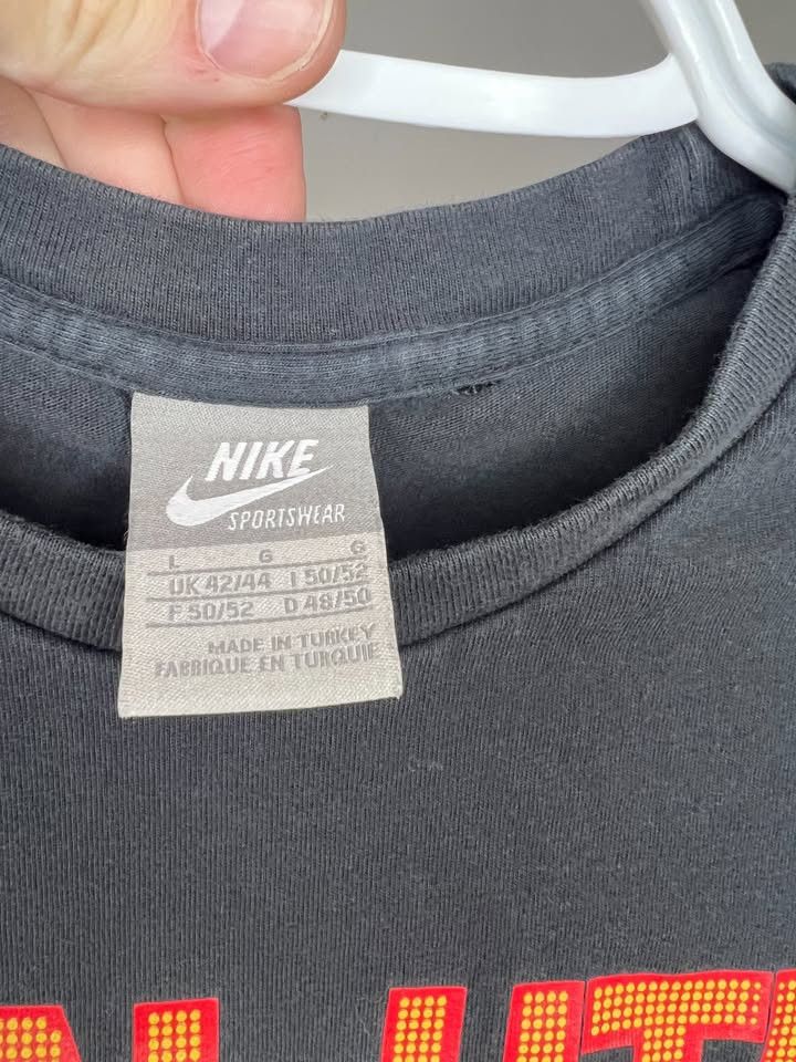 Nike Vintage Nike Manchester United Soccer Cotton T Shirt Mens Size US L / EU 52-54 / 3 - 3 Thumbnail