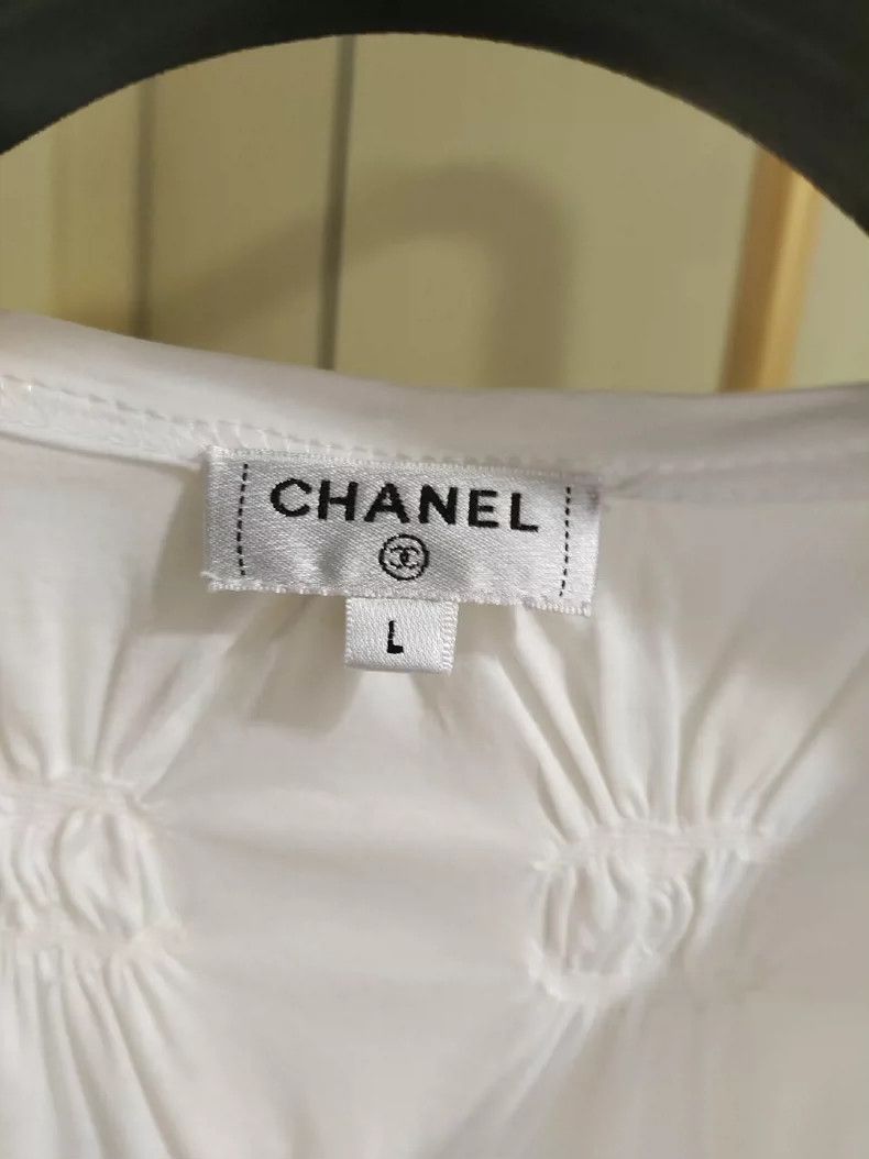 Chanel Chanel White full logo double c standard short sleeves 2505 Size L / US 10 / IT 46 - 3 Thumbnail