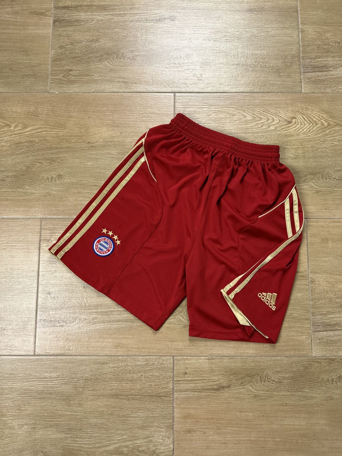 Adidas × Vintage Vintage Adidas Bayern Munich Soccer Shorts Size US 32 / EU 48 - 1 Thumbnail