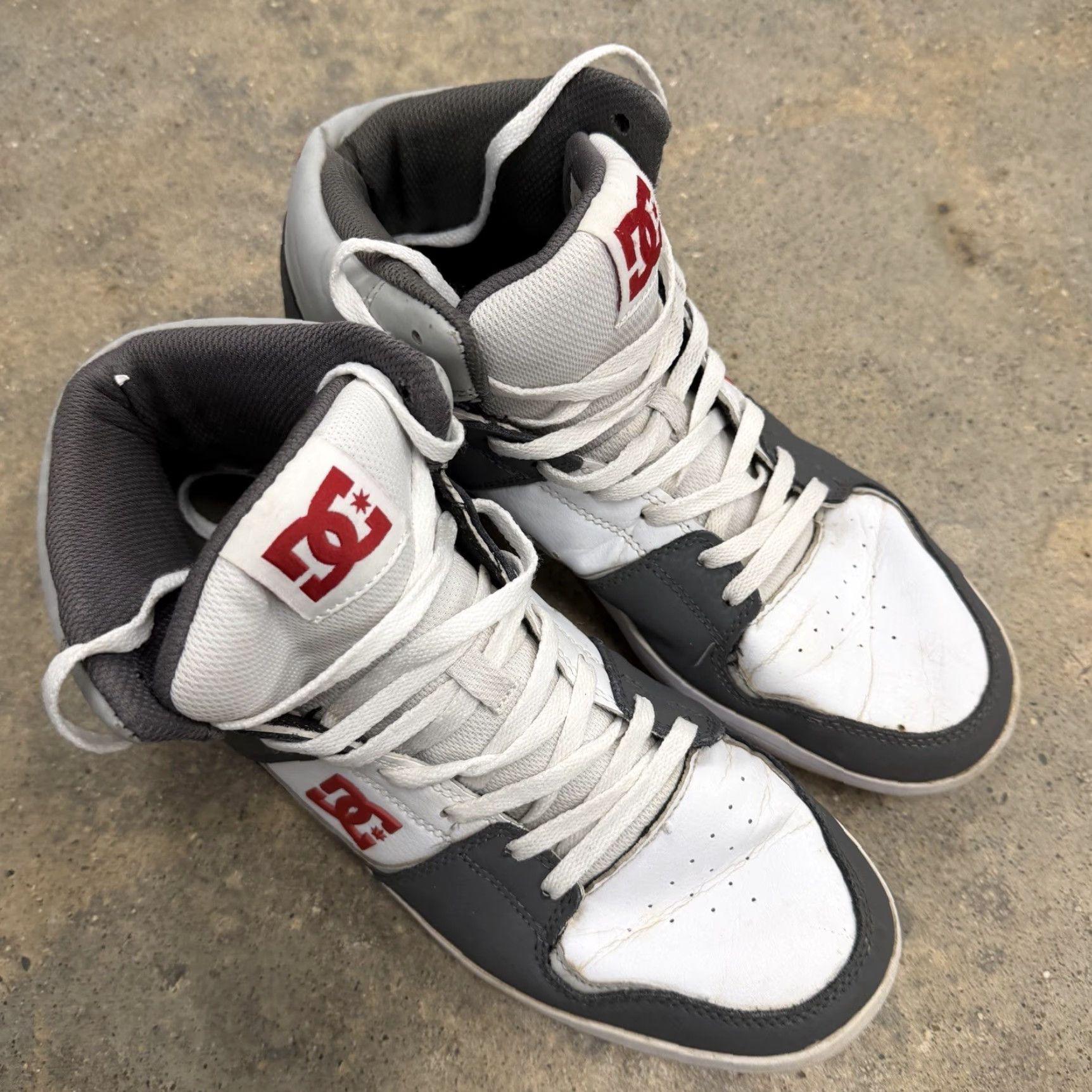Vintage DC Cure Mens High Top Red Sneakers Gray Red White 11.5 Sneaker Men Athletic Skateboarding Nubuck M US 11.5 Gray Red White DC Cure Vintage No Brand DC Size US L / EU 52-54 / 3 - 2 Thumbnail