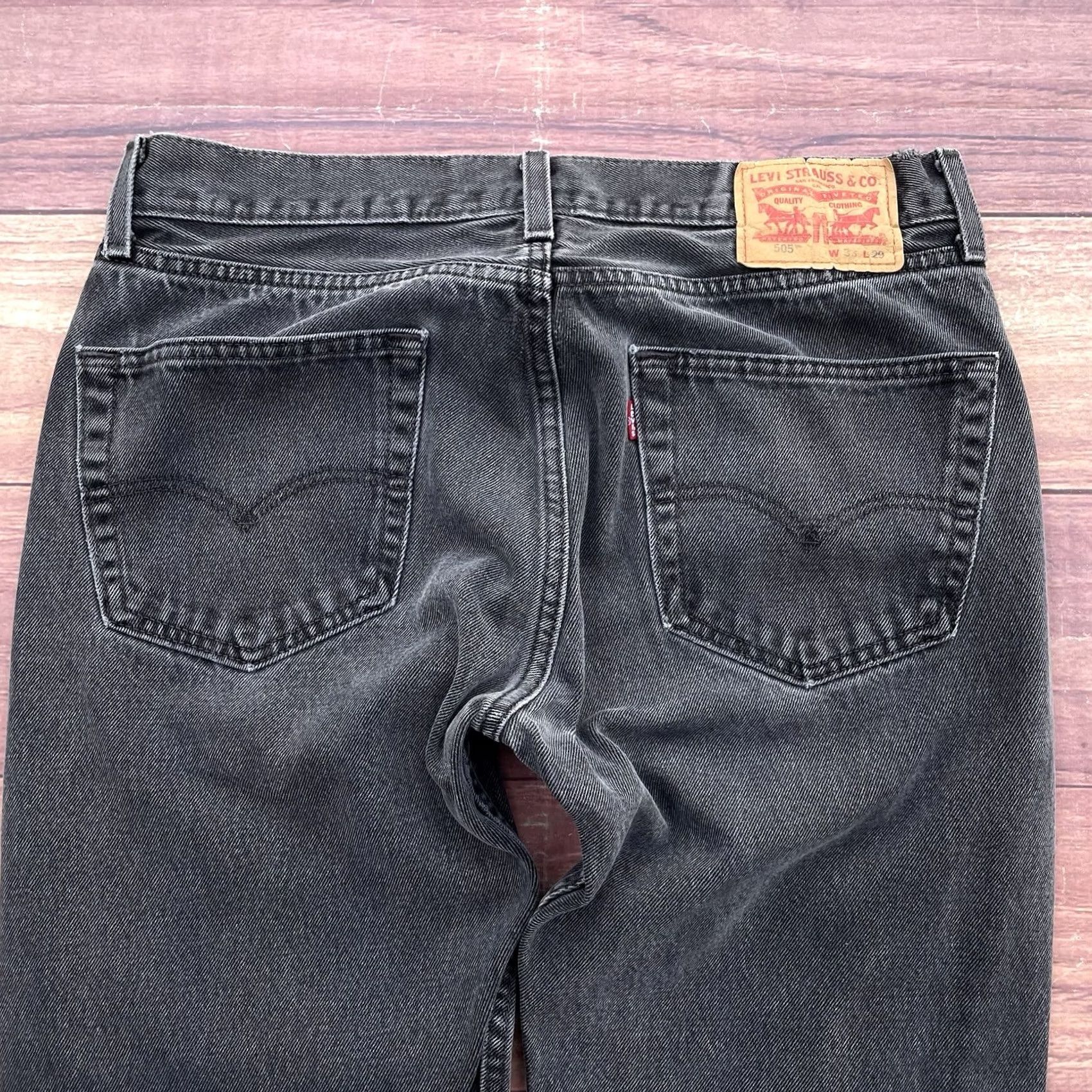 Levi's VINTAGE Levis 505 Jeans Mens Size 33 Black Denim Regular Straight Leg Faded Y2K Size US 33 - 2 Thumbnail