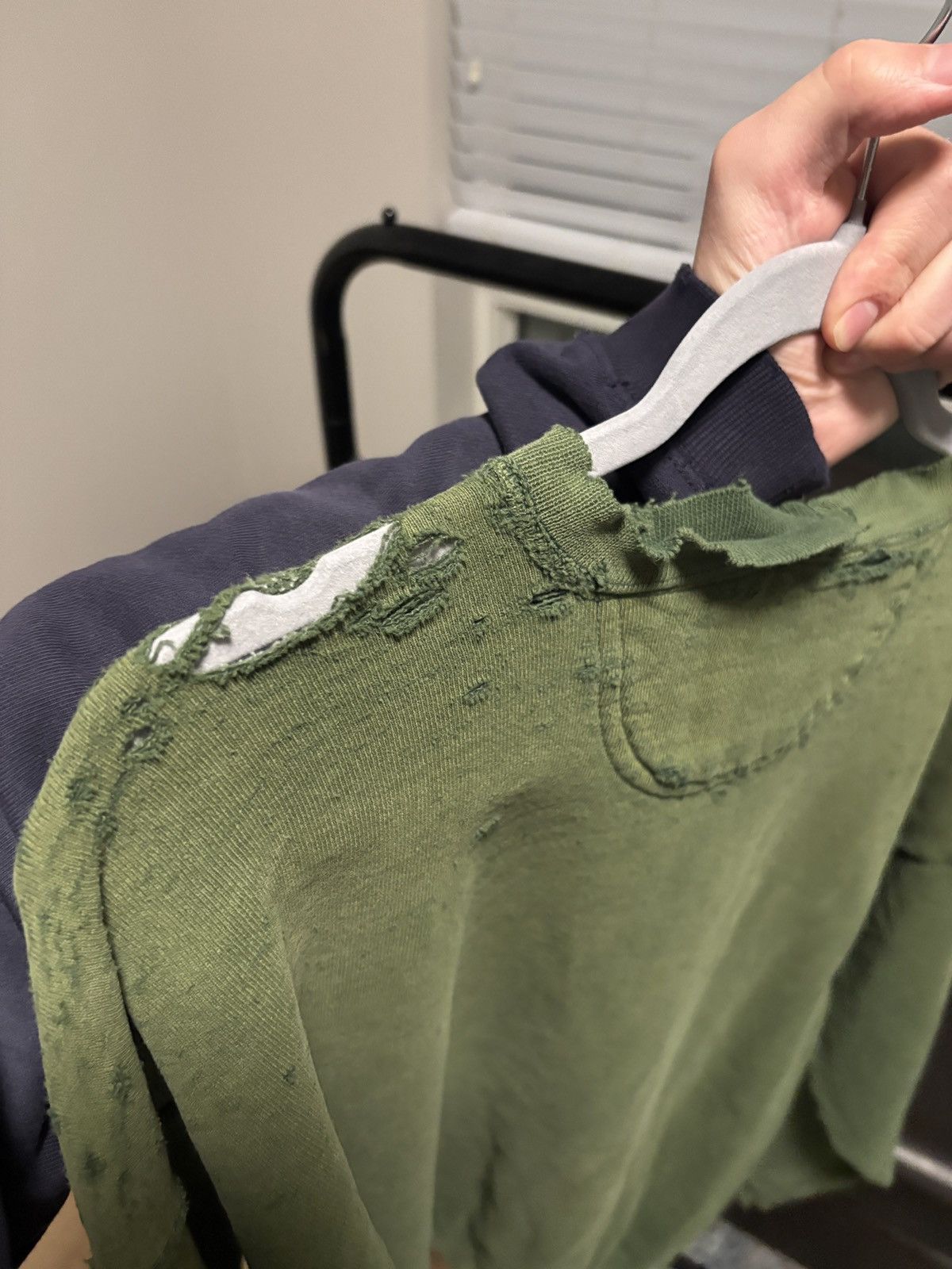 Levi's Vintage 90s levis green heavy distressed/sunfaded sweatshirt Size US L / EU 52-54 / 3 - 7 Thumbnail