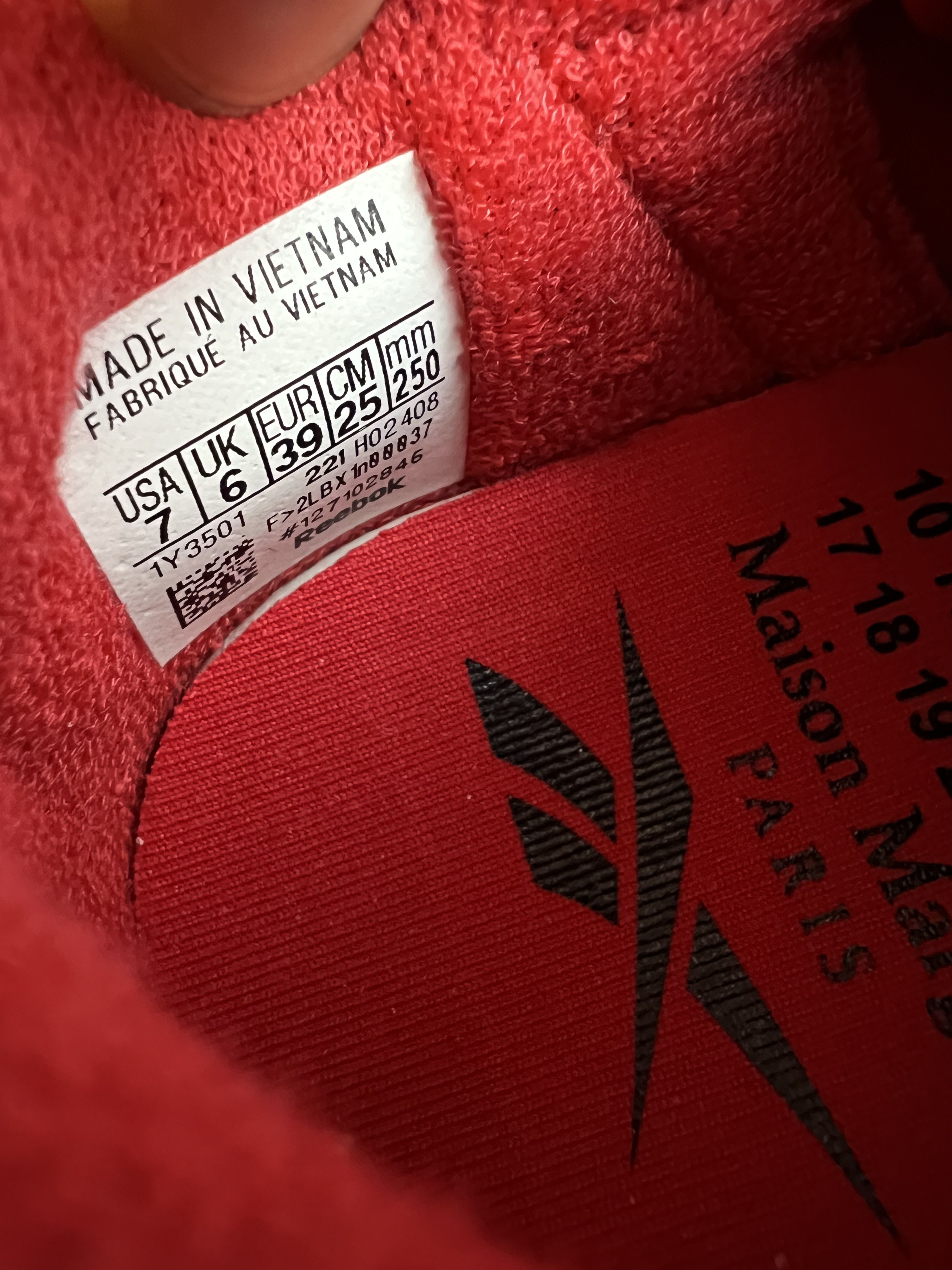 Maison Margiela × Reebok Maison Margiela x Reebok Club C Men's Sneakers US 7 Size US 7 / EU 40 - 9 Thumbnail