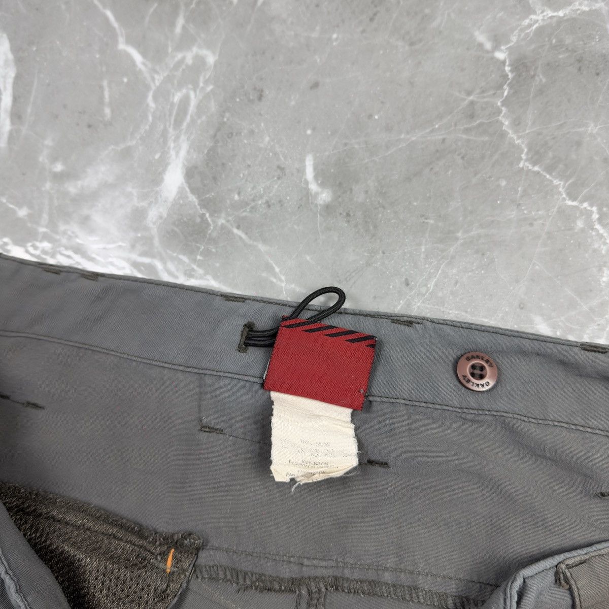 Oakley Vintage Oakley☠️ Red Tab Skeleton Logo Cargo Shorts L Size Size US 34 / EU 50 - 13 Thumbnail