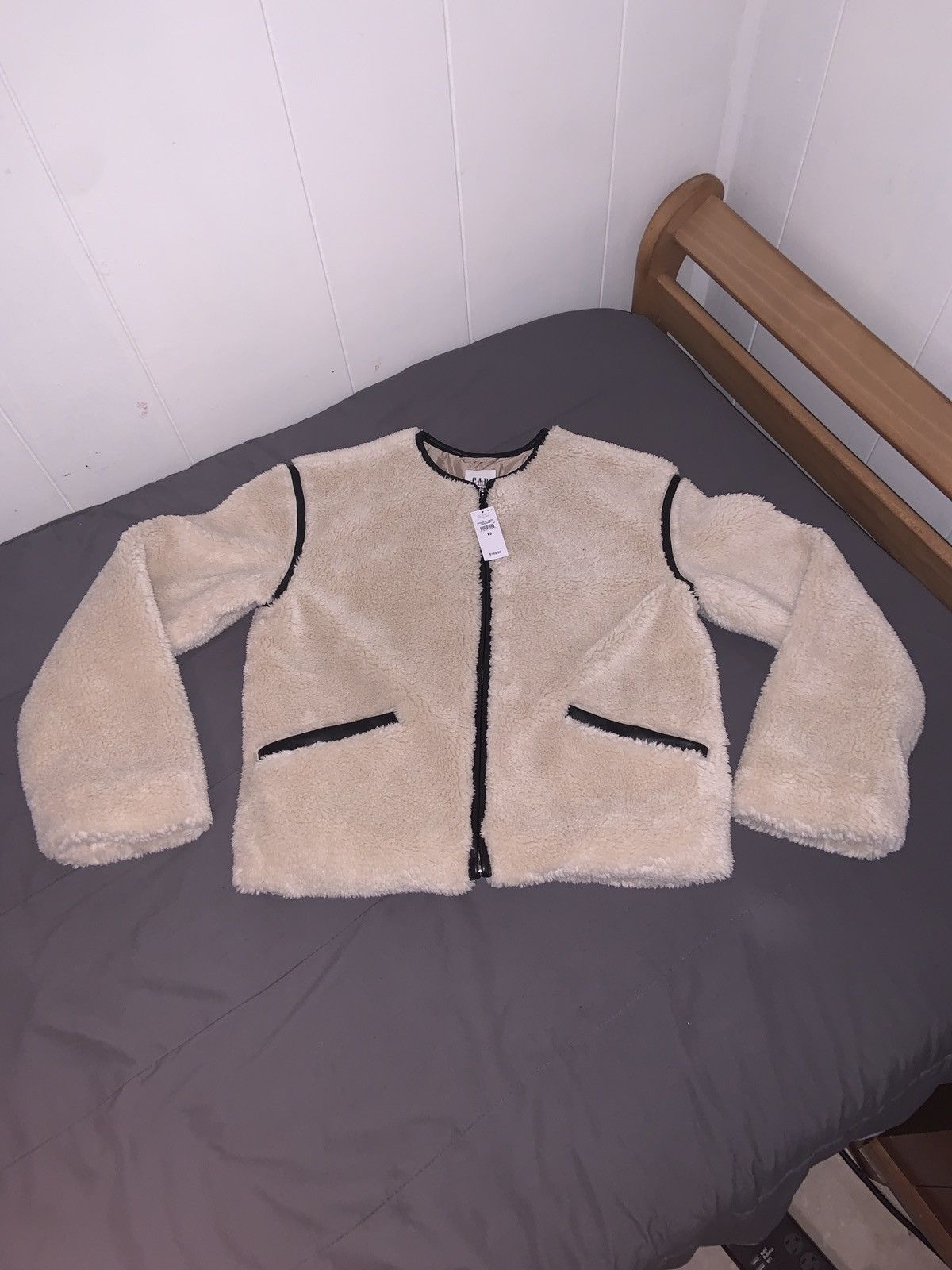 Gap Womens - Relaxed Sherpa Jacket - Size XS - Beige Size XS / US 0-2 / IT 36-38 - 1 Thumbnail