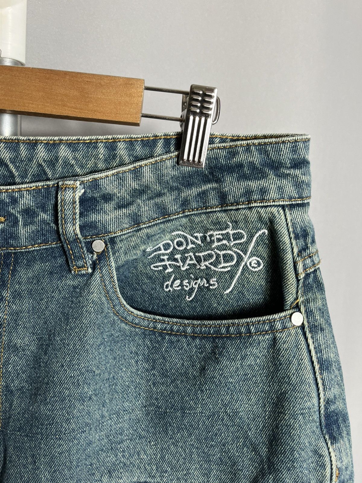 Ed Hardy Ed Hardy x Urban Outfitters shorts denim 1971 mens jeans Size US 32 / EU 48 - 7 Thumbnail