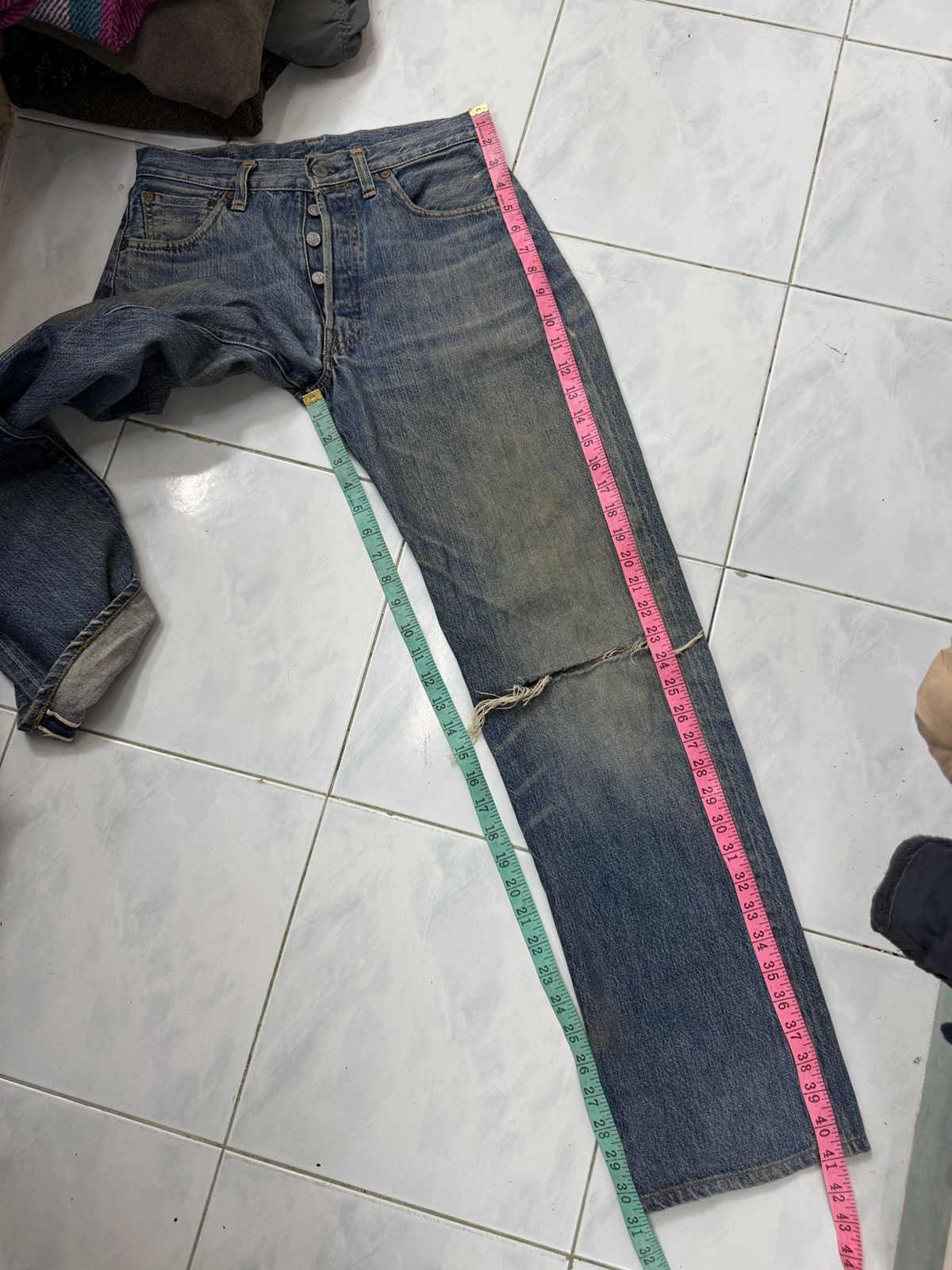 Levi's 🔥ARCHIVE VINTAGE LEVIS 501XX BIG E DISTRESSED SELVEDGE DENIM Size US 29 - 22 Thumbnail